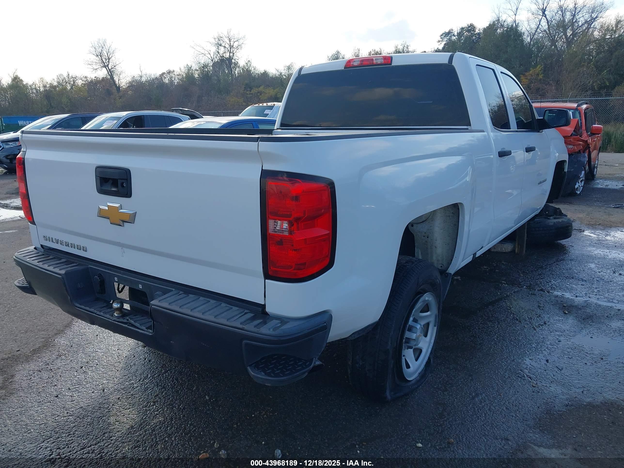 CHEVROLET SILVERADO image 4