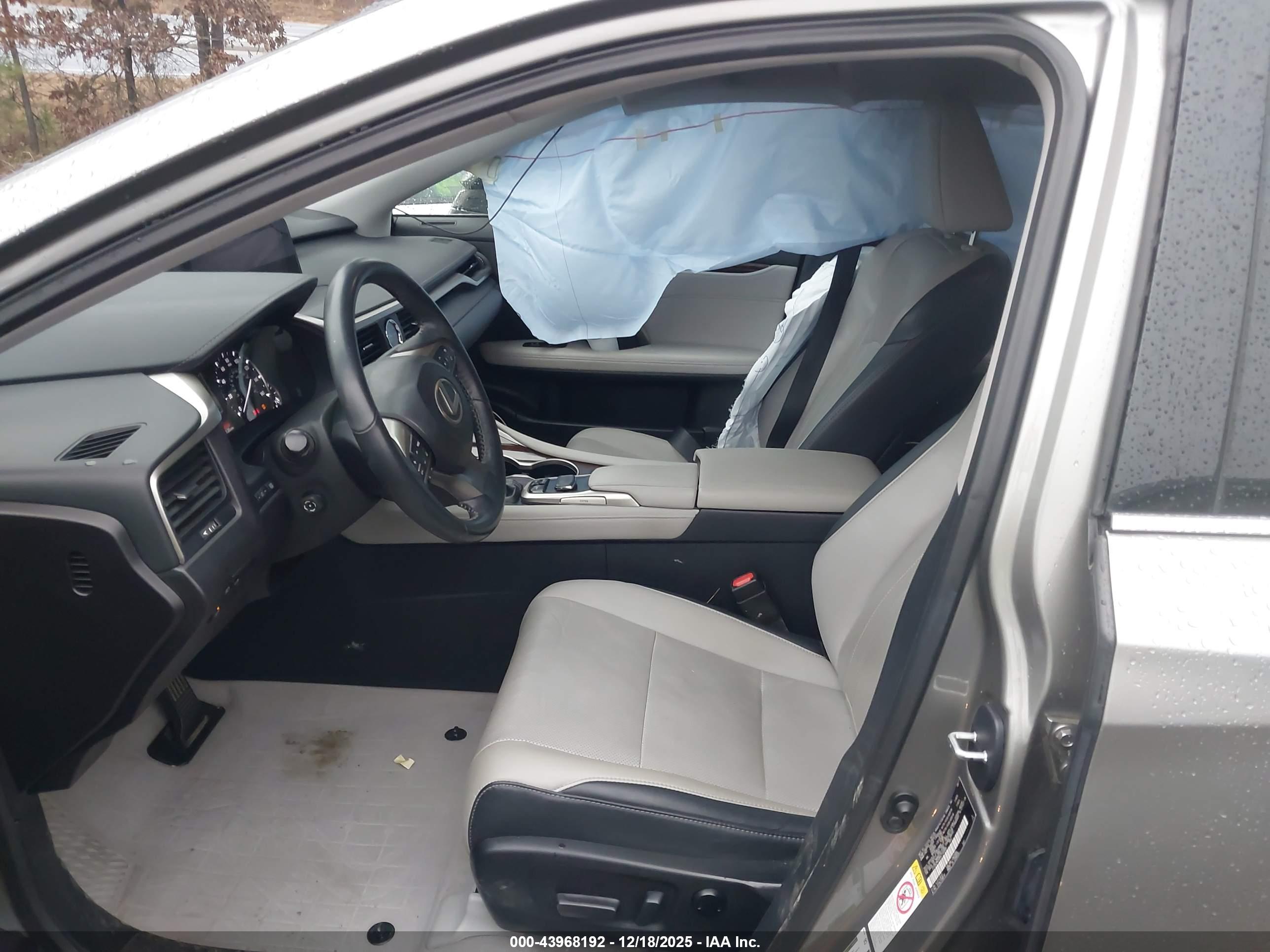 LEXUS RX image 5