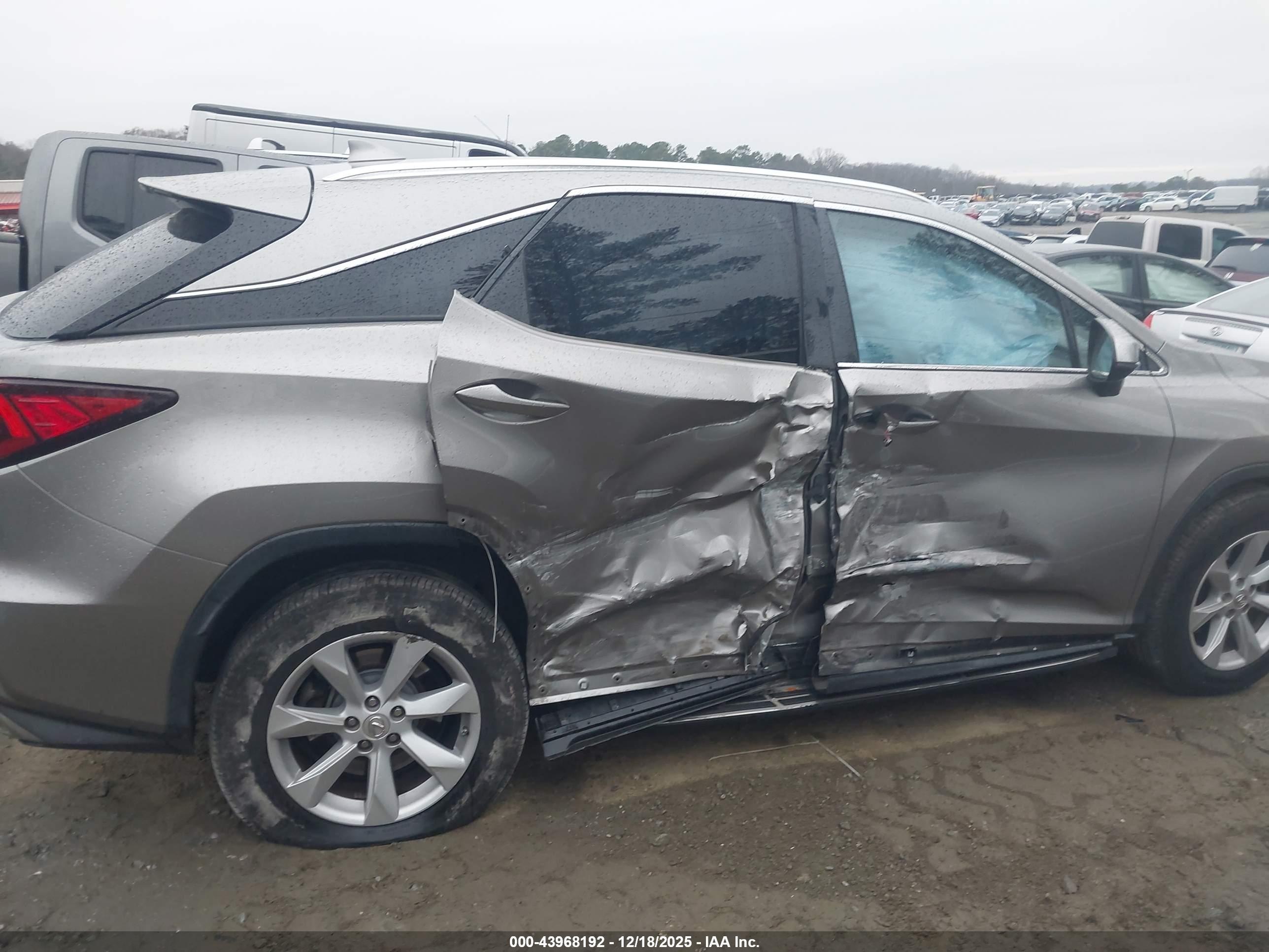 LEXUS RX image 6
