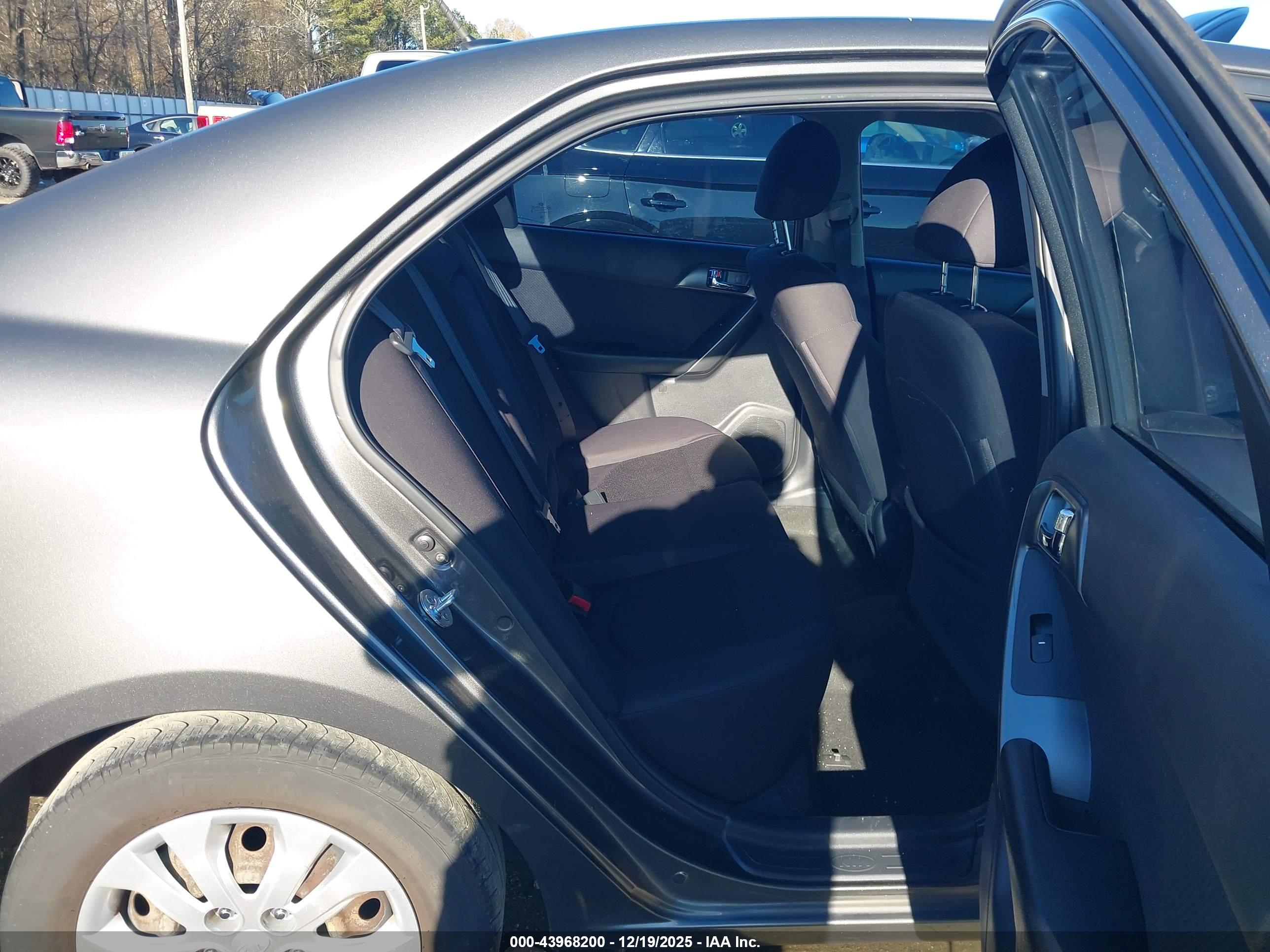 KIA FORTE image 8
