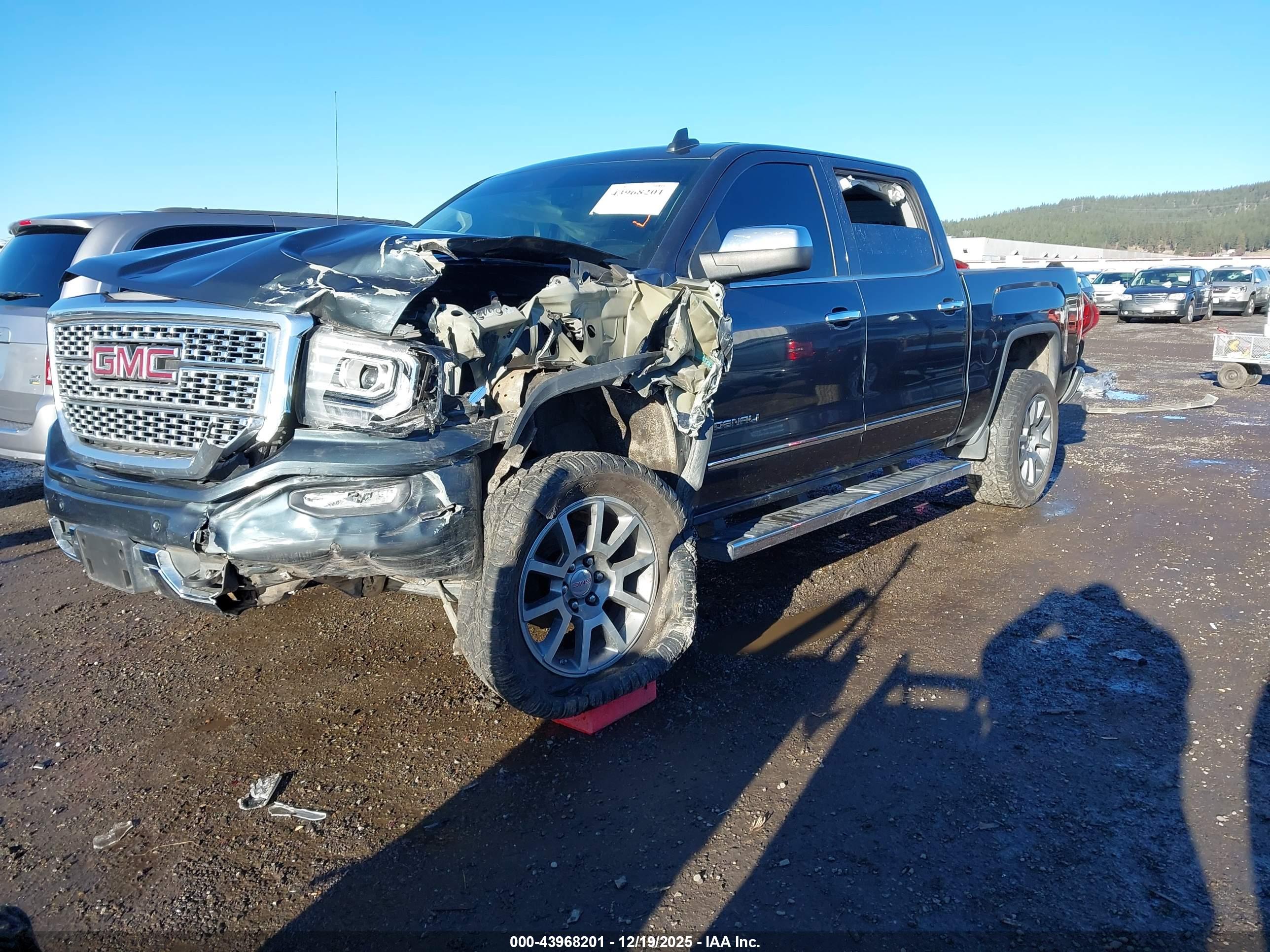 GMC SIERRA image 2