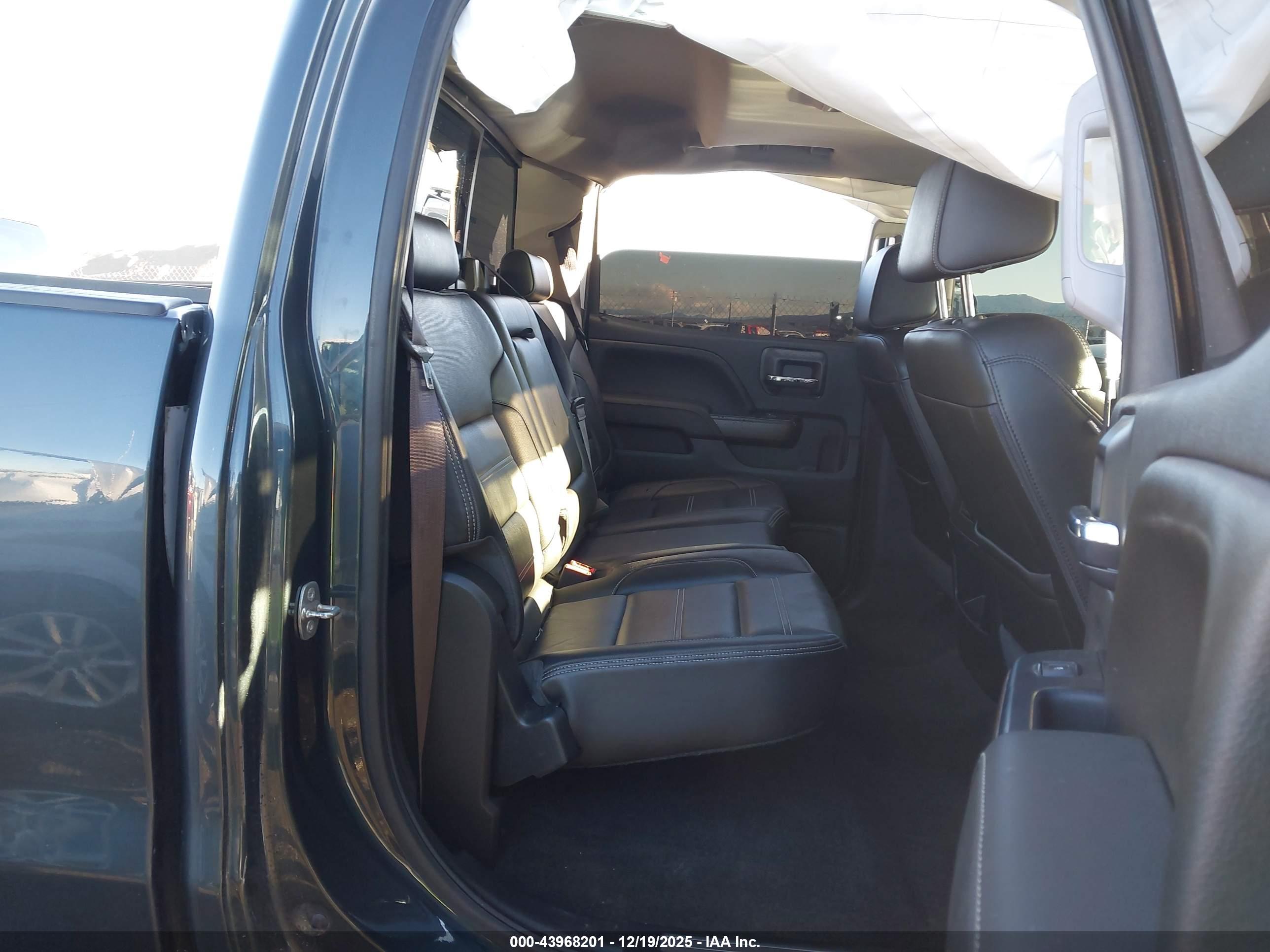 GMC SIERRA image 8