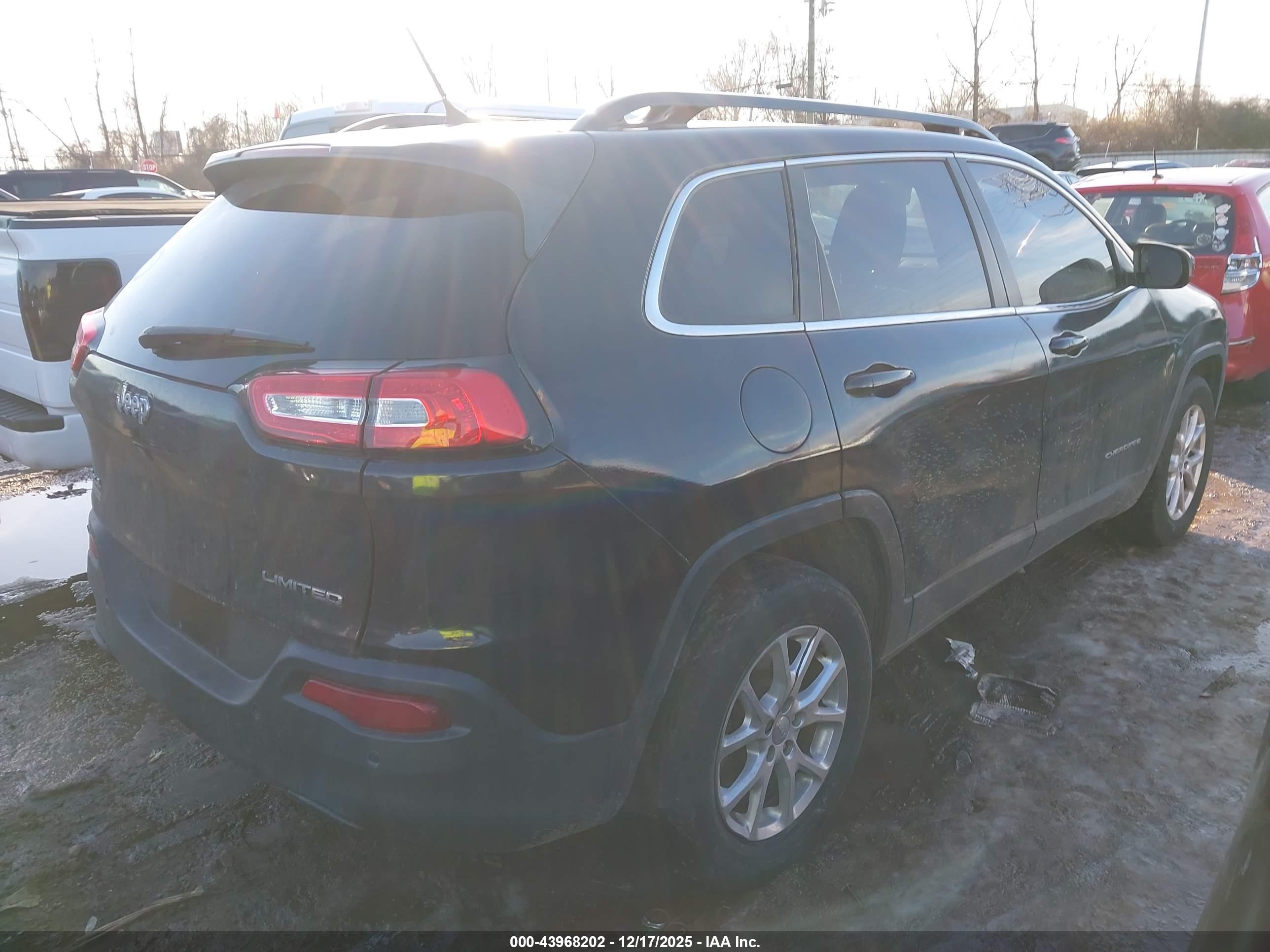JEEP CHEROKEE image 4