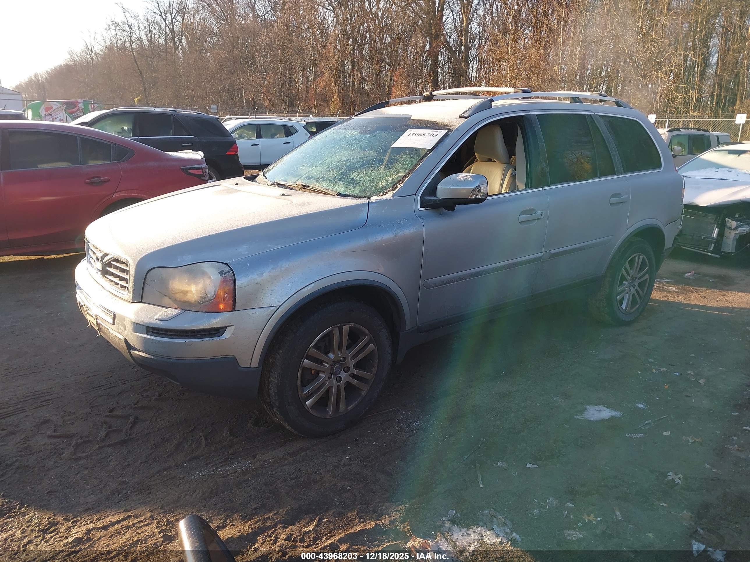 VOLVO XC90 image 2