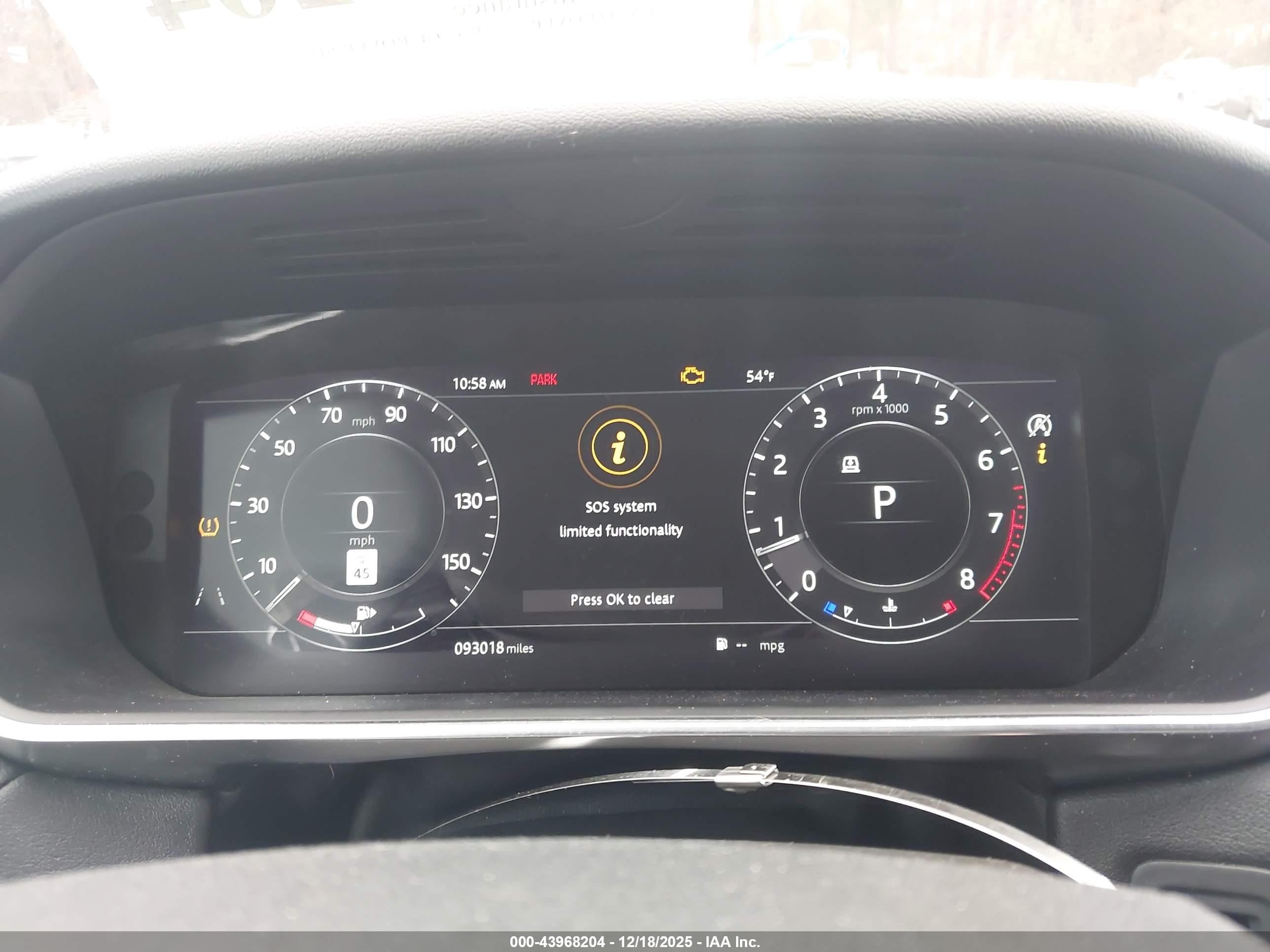 LAND ROVER image 7
