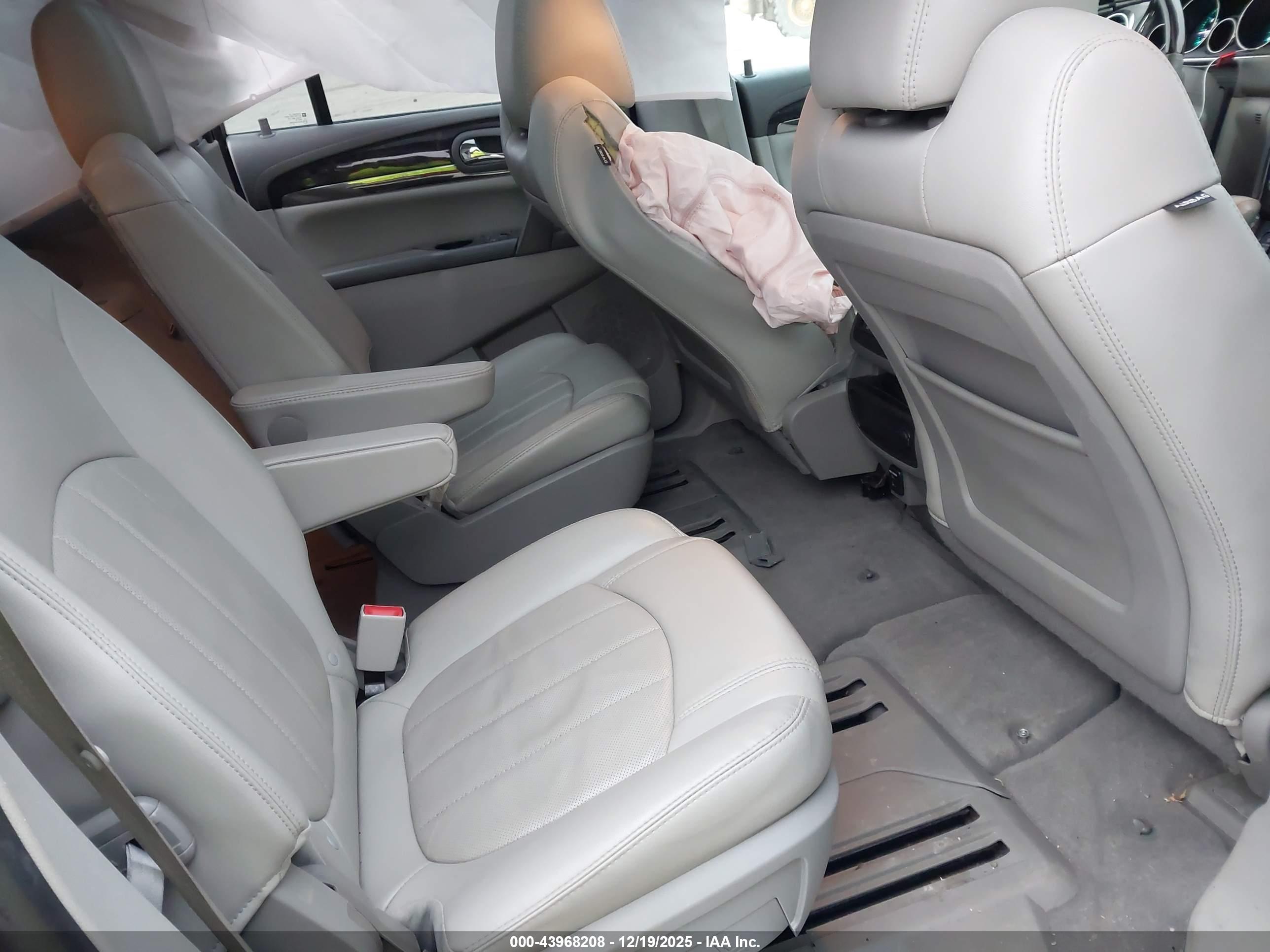 BUICK ENCLAVE image 8