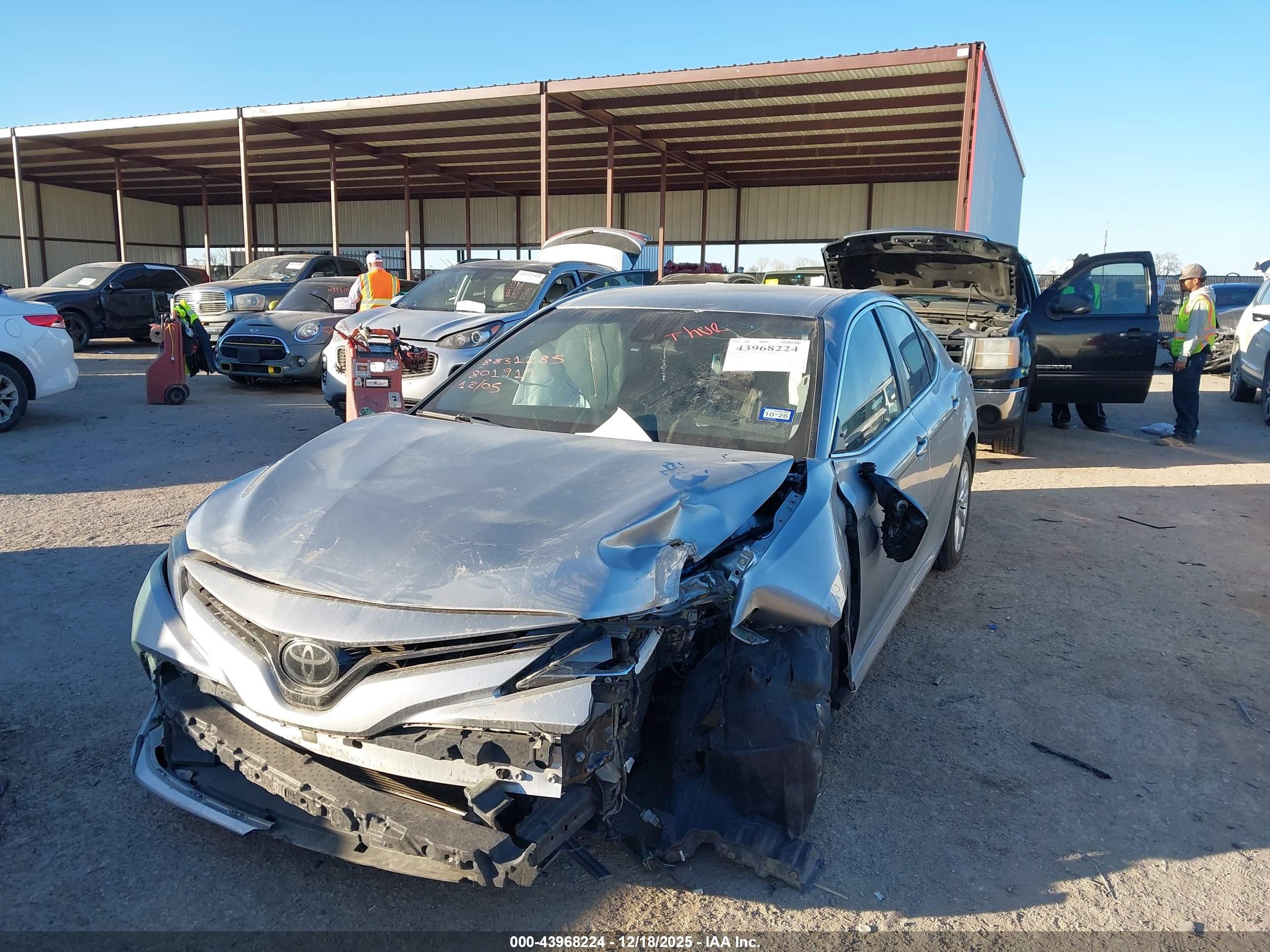 TOYOTA CAMRY image 2