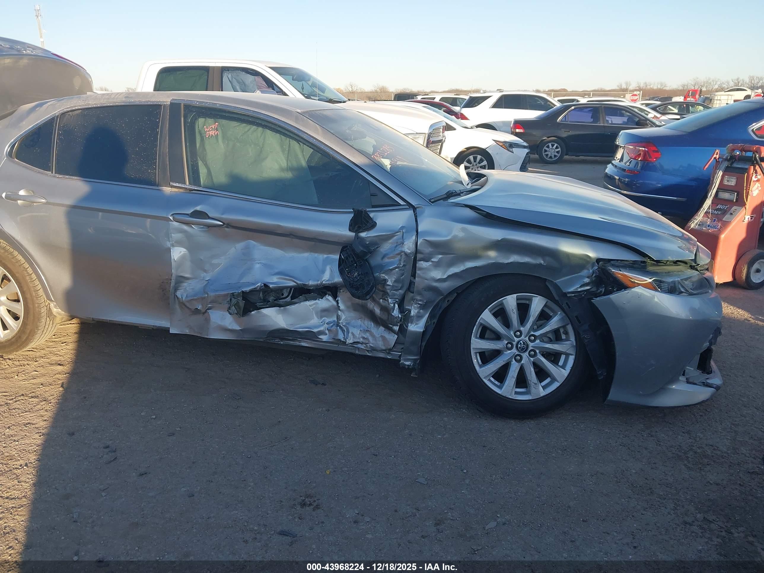 TOYOTA CAMRY image 6