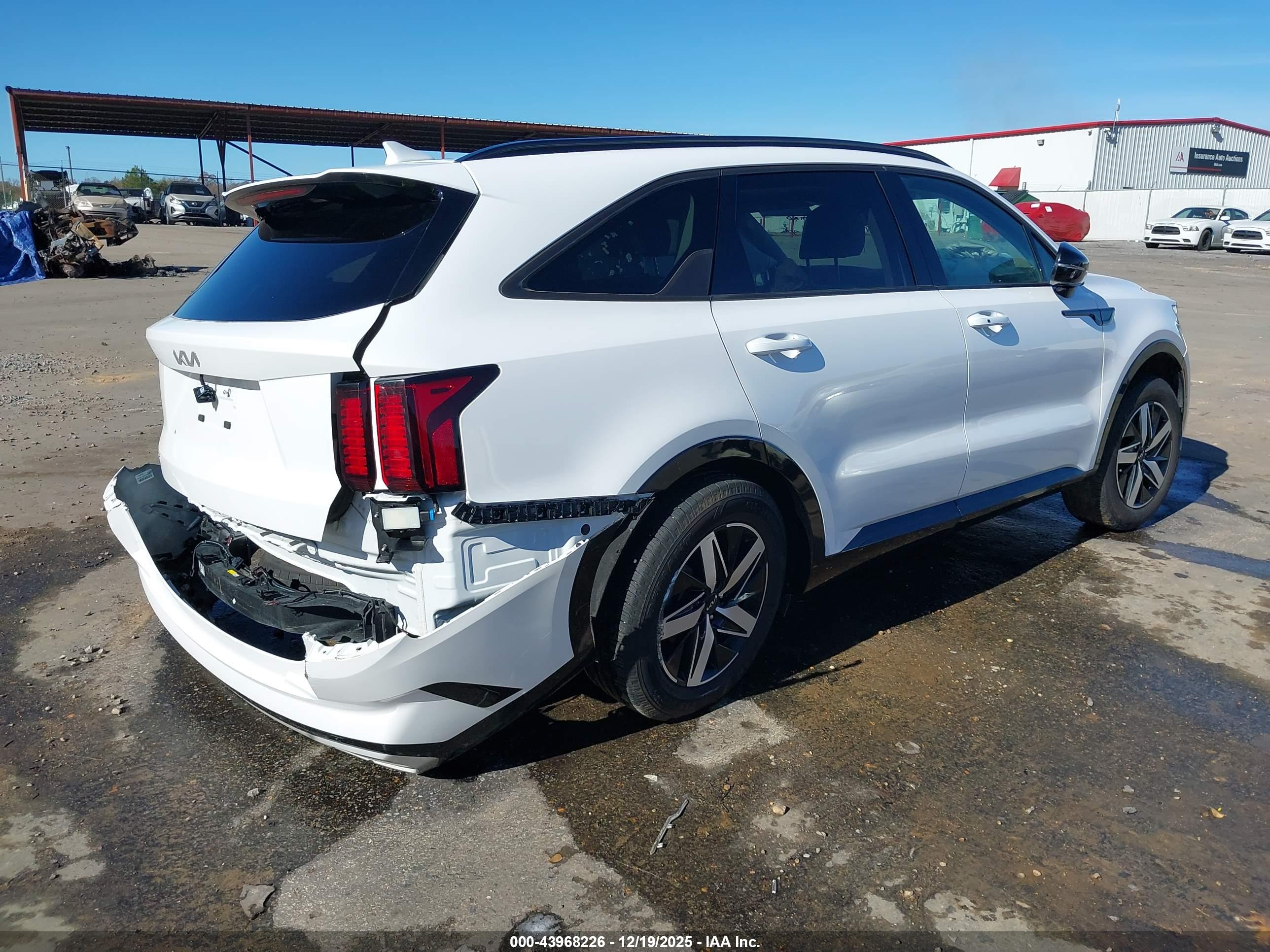 KIA SORENTO image 4
