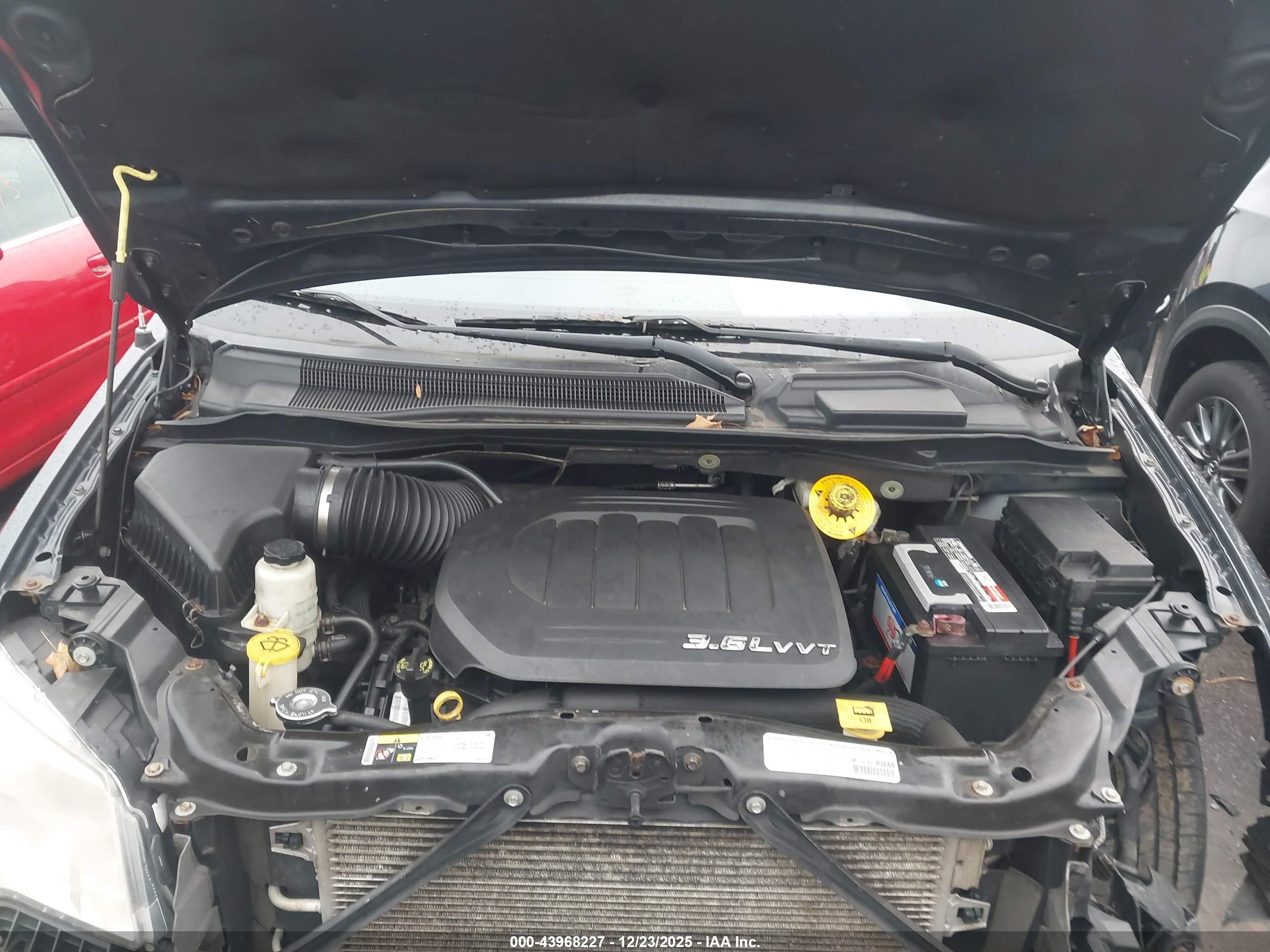 CHRYSLER TOWN image 10