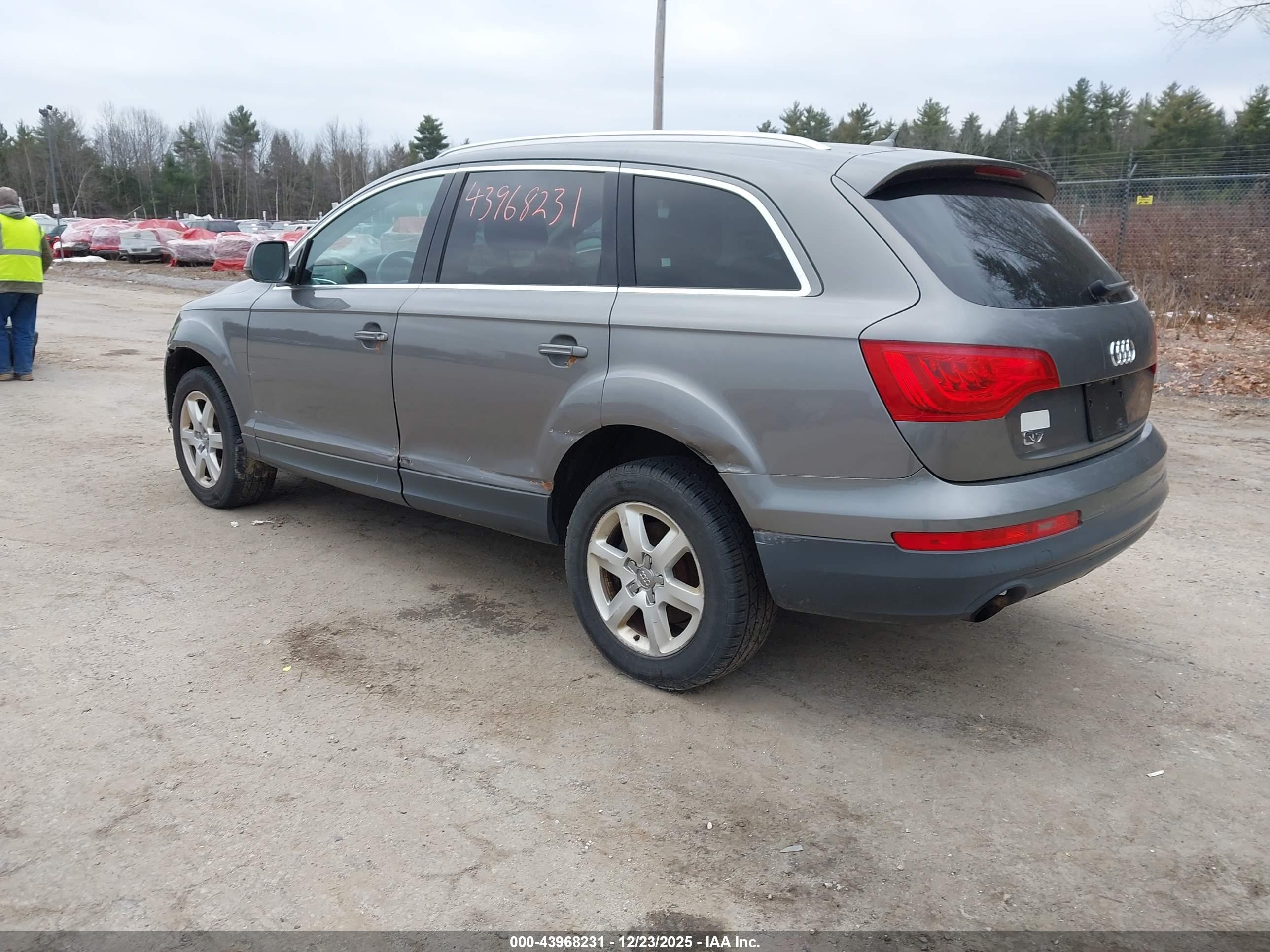 AUDI Q7 image 3