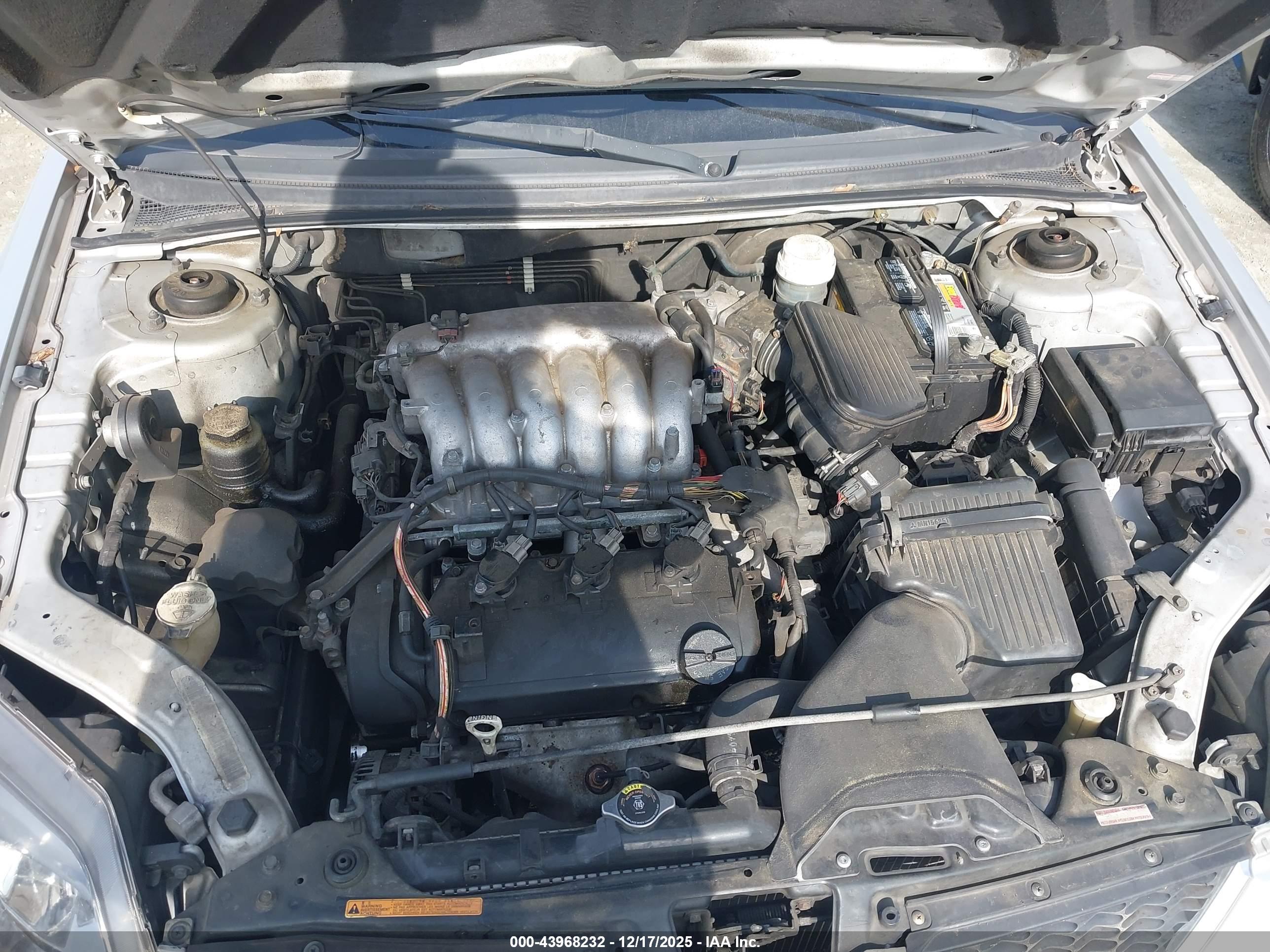 MITSUBISHI GALANT image 10