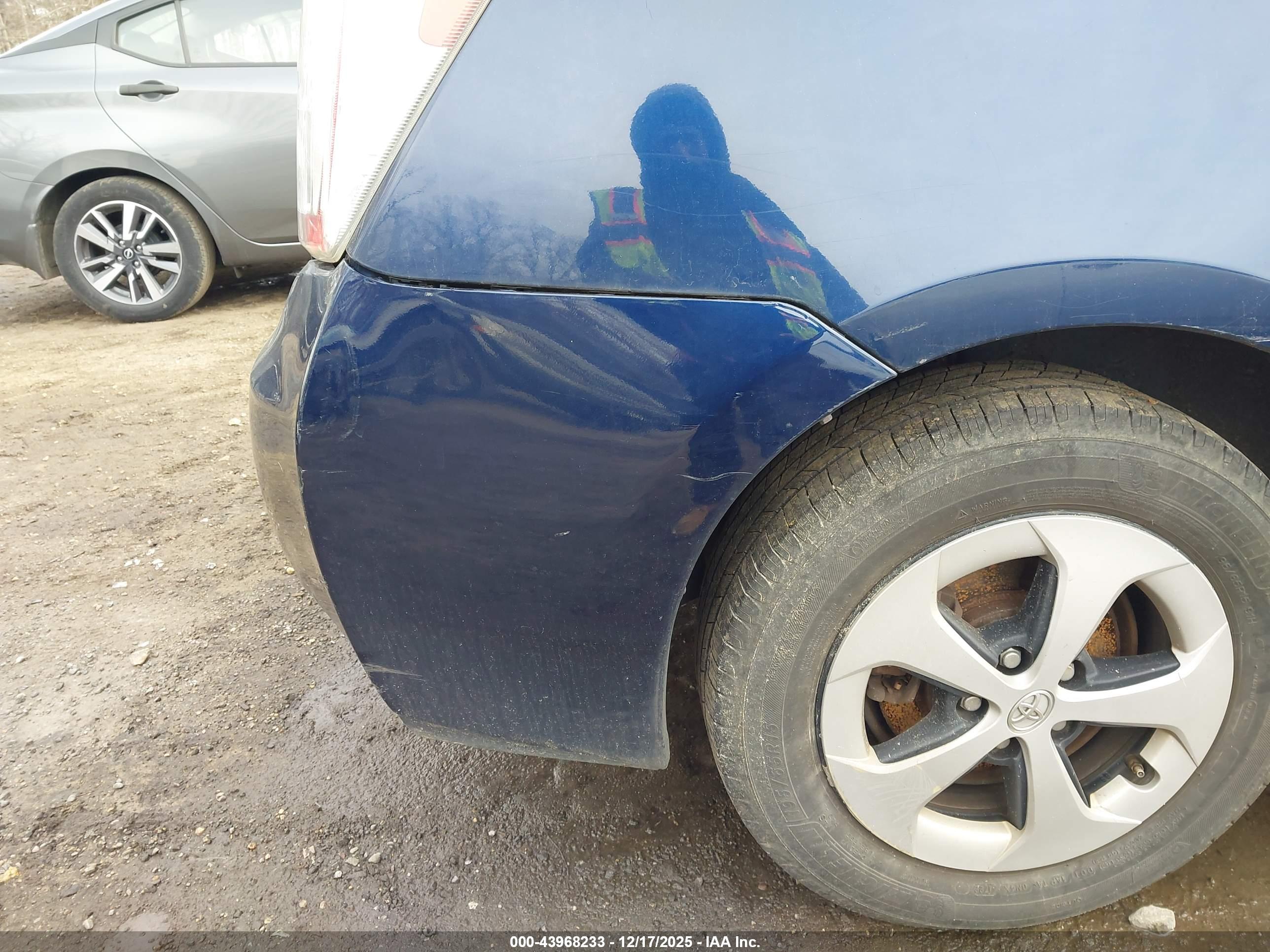 TOYOTA PRIUS image 6