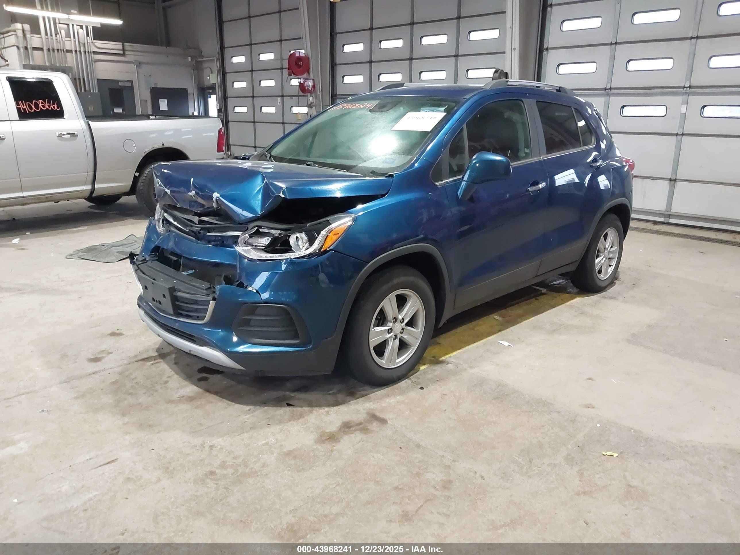CHEVROLET TRAX image 2