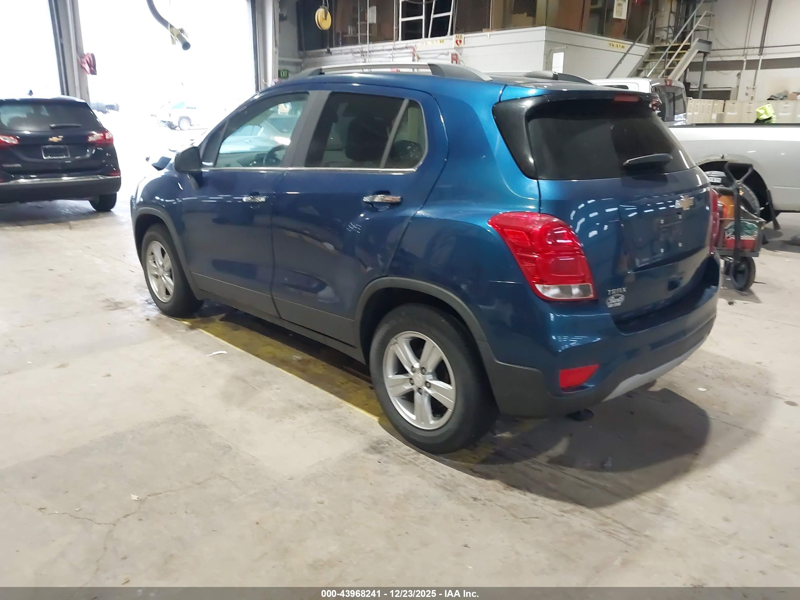 CHEVROLET TRAX image 3