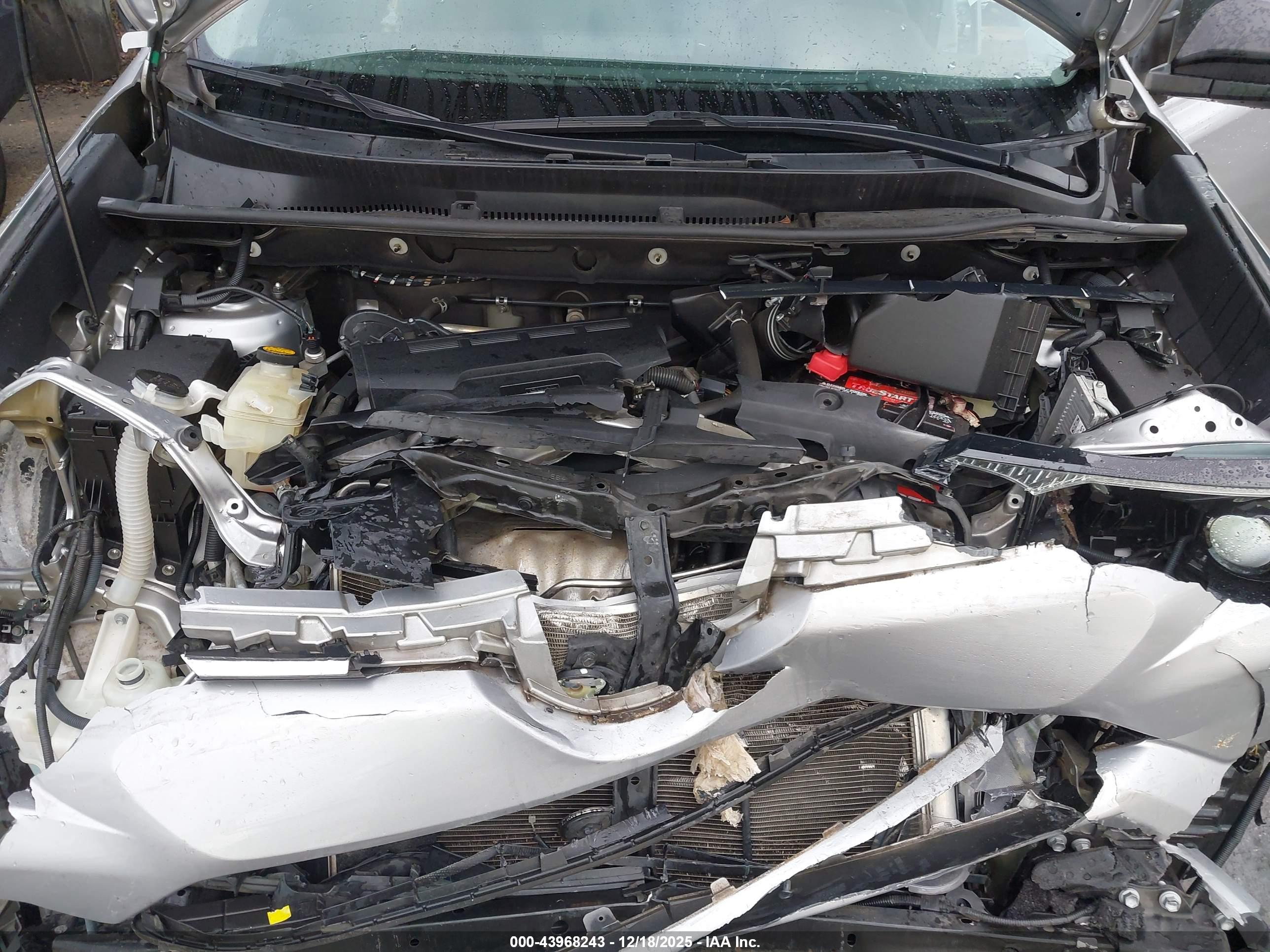TOYOTA RAV4 image 10