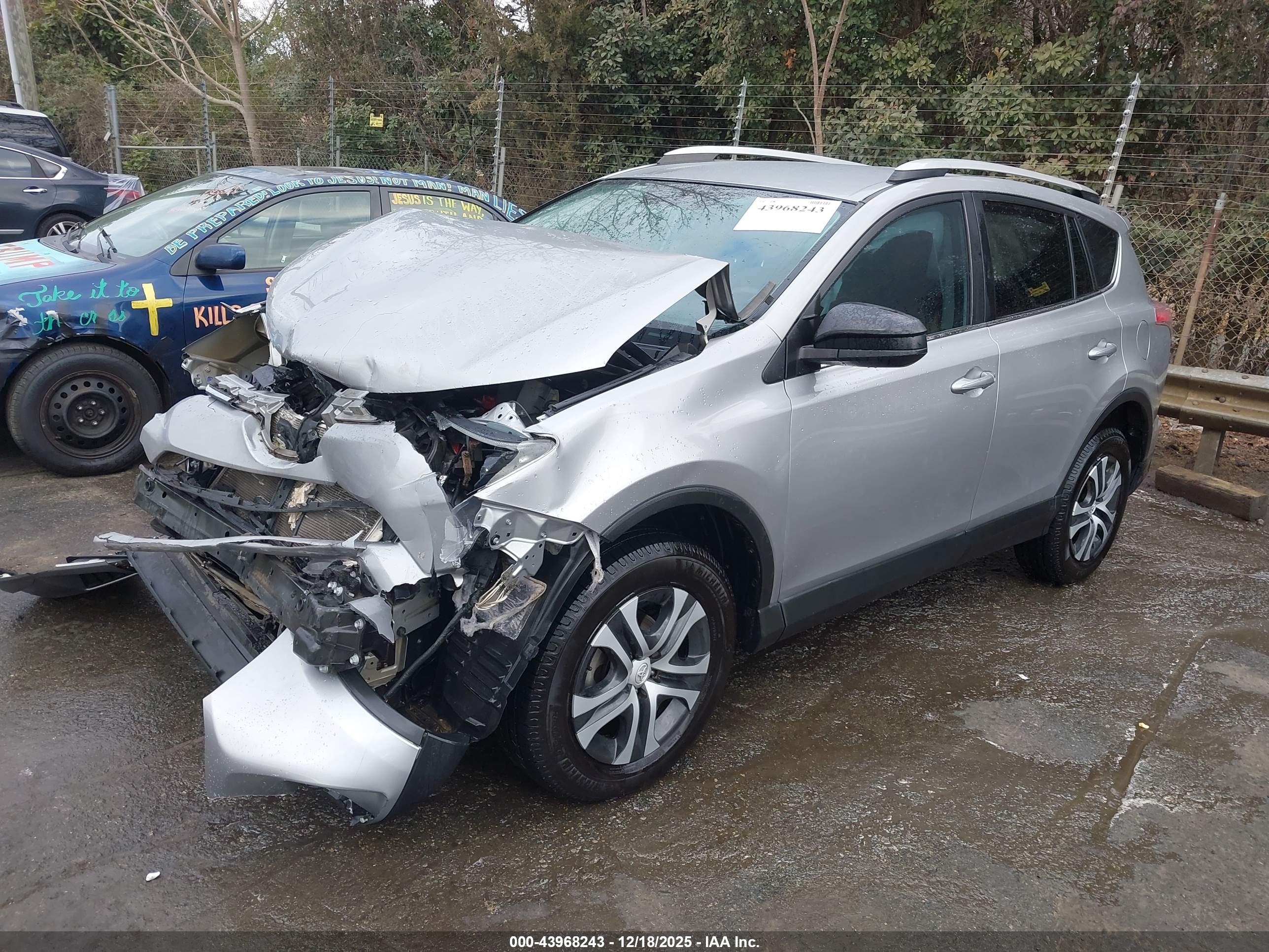 TOYOTA RAV4 image 2
