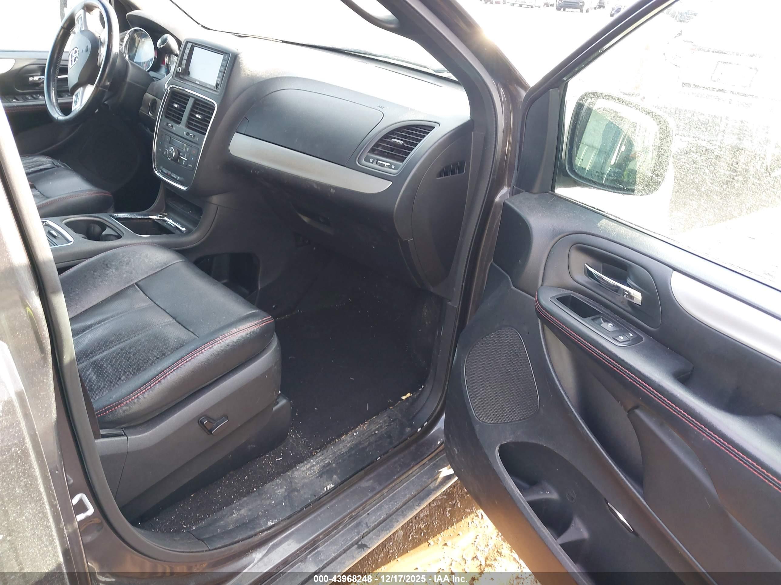 DODGE GRAND image 5