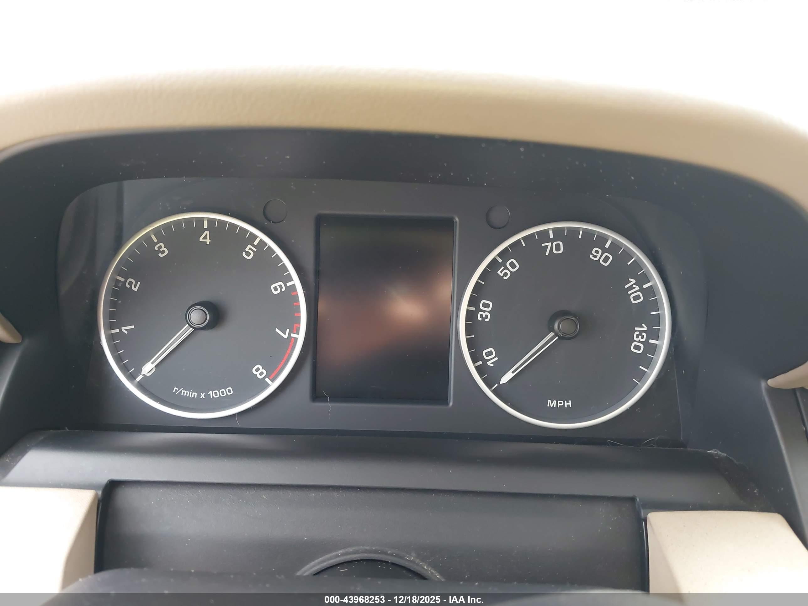 LAND ROVER image 7