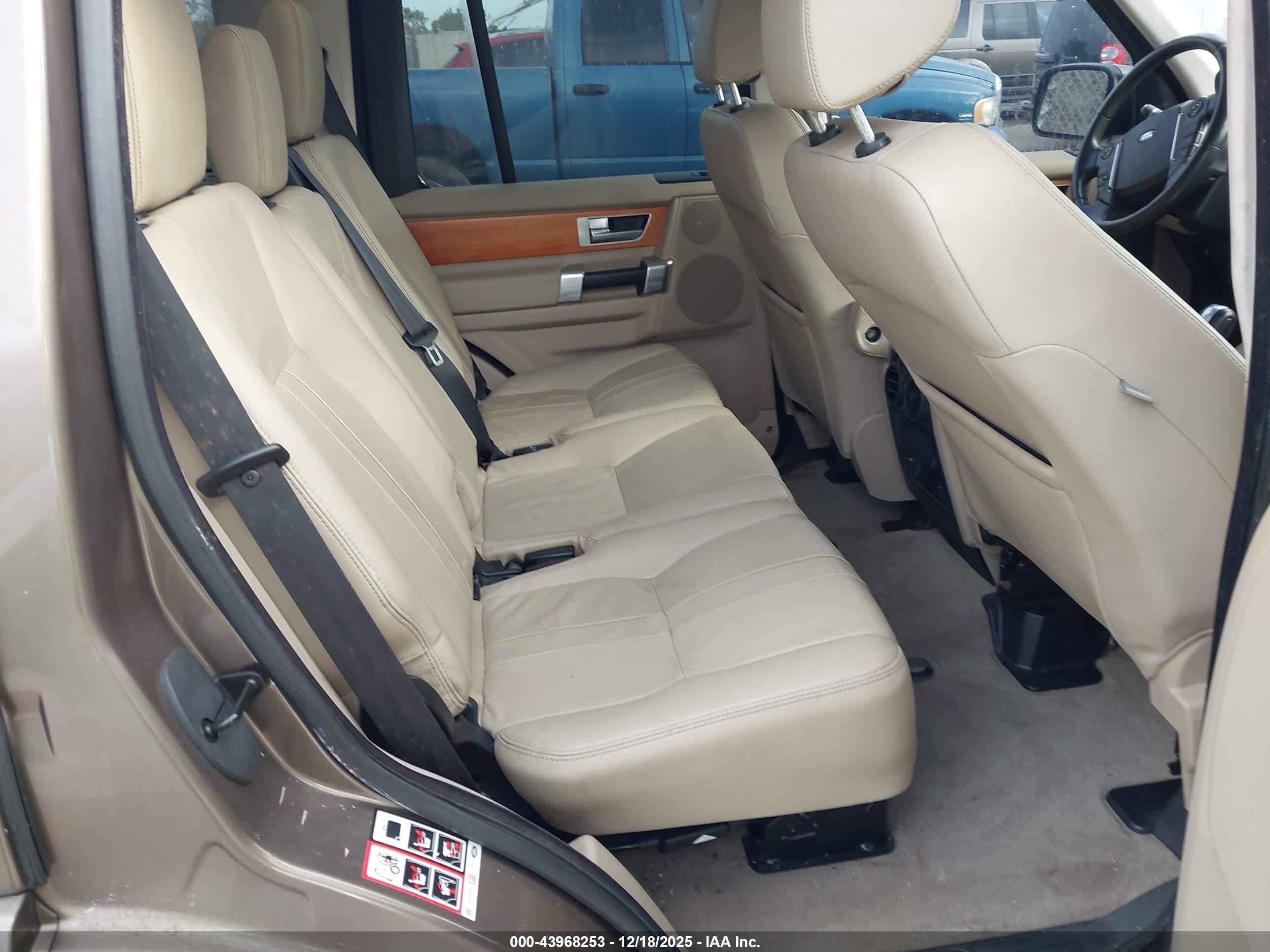 LAND ROVER image 8