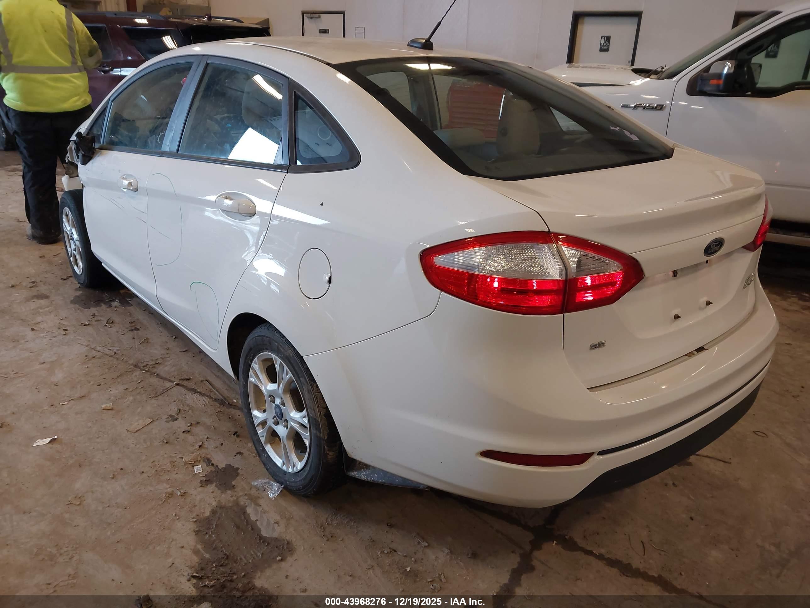 FORD FIESTA image 3