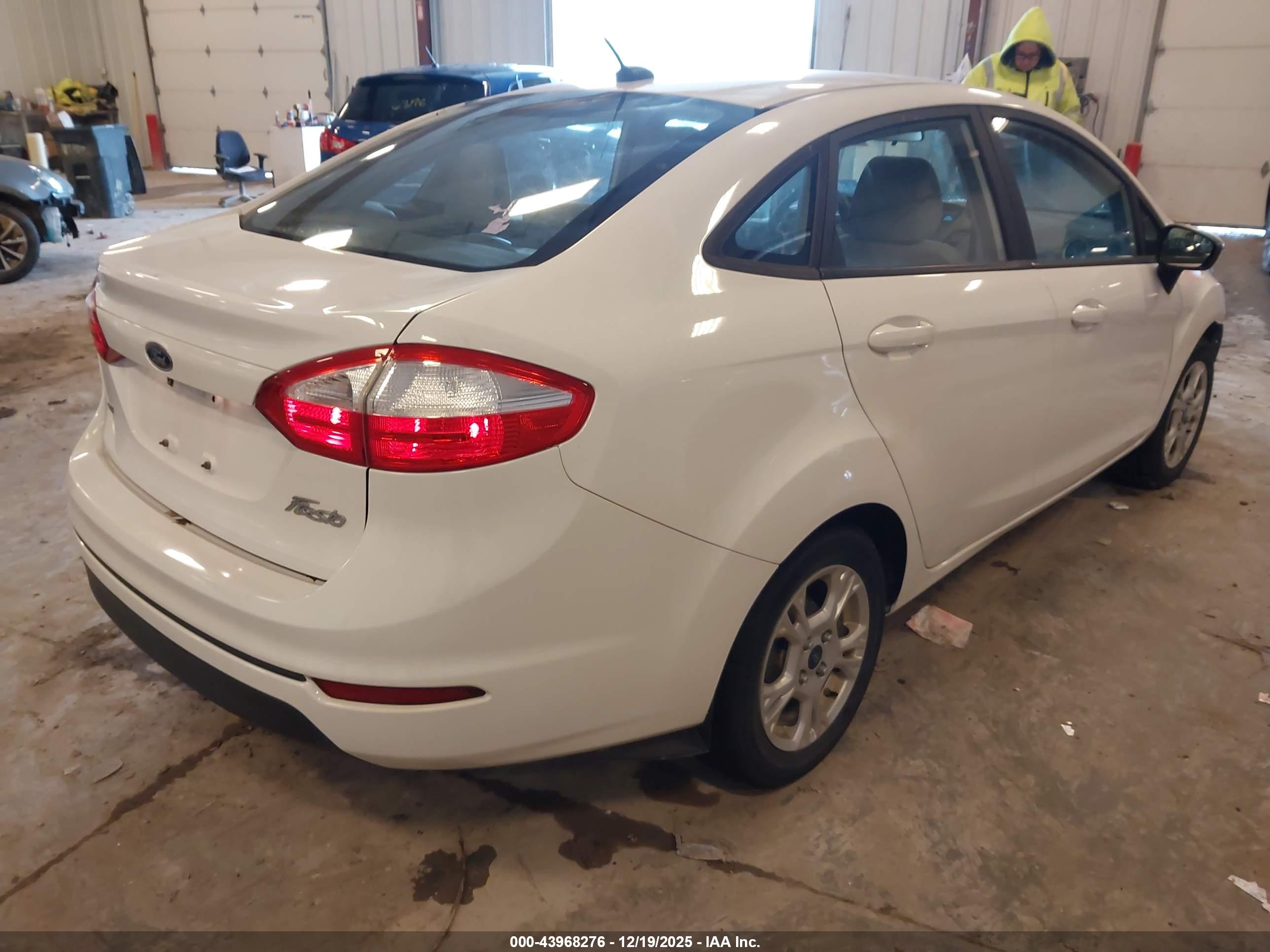 FORD FIESTA image 4