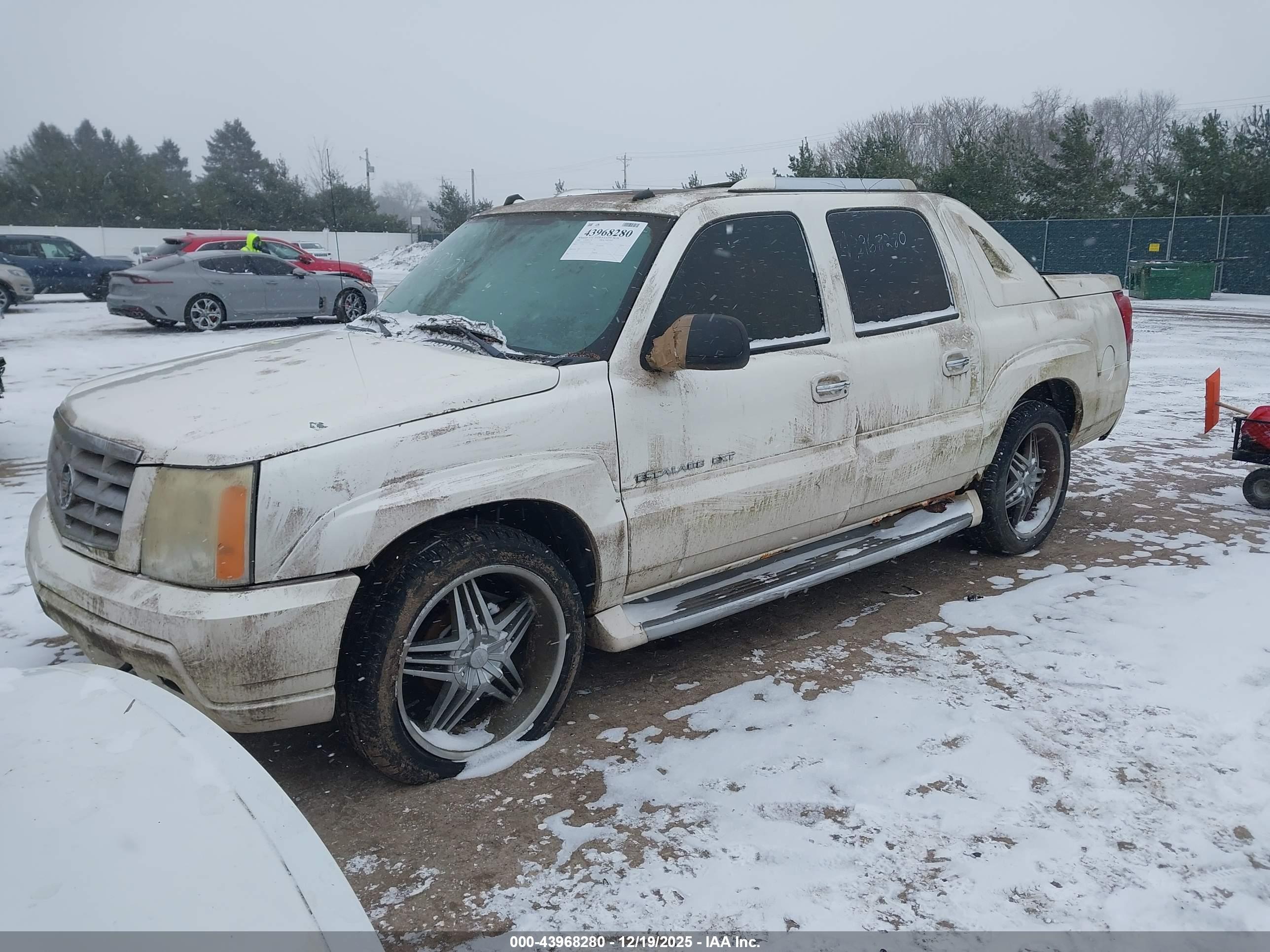 CADILLAC ESCALADE image 2