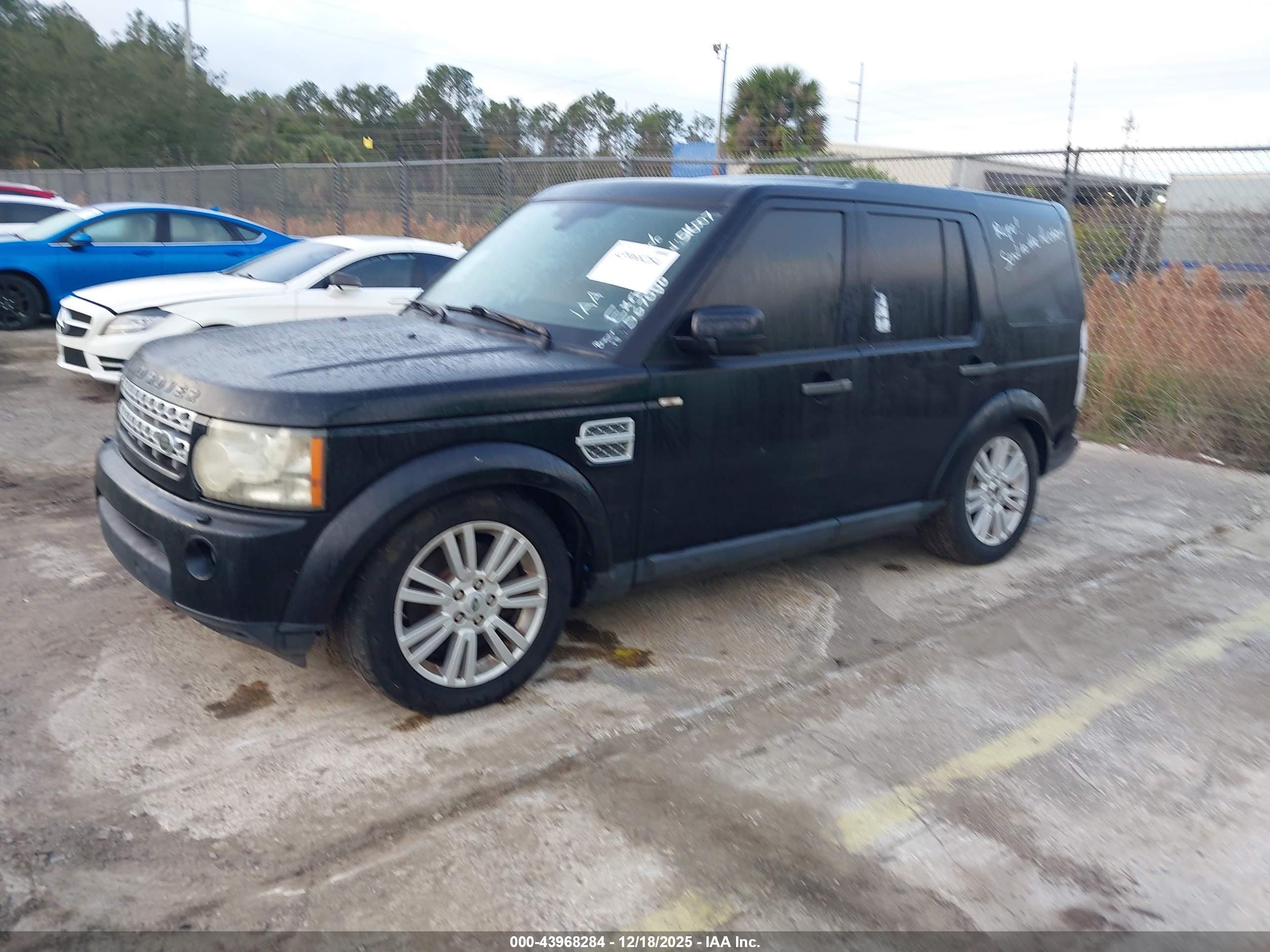 LAND ROVER image 2