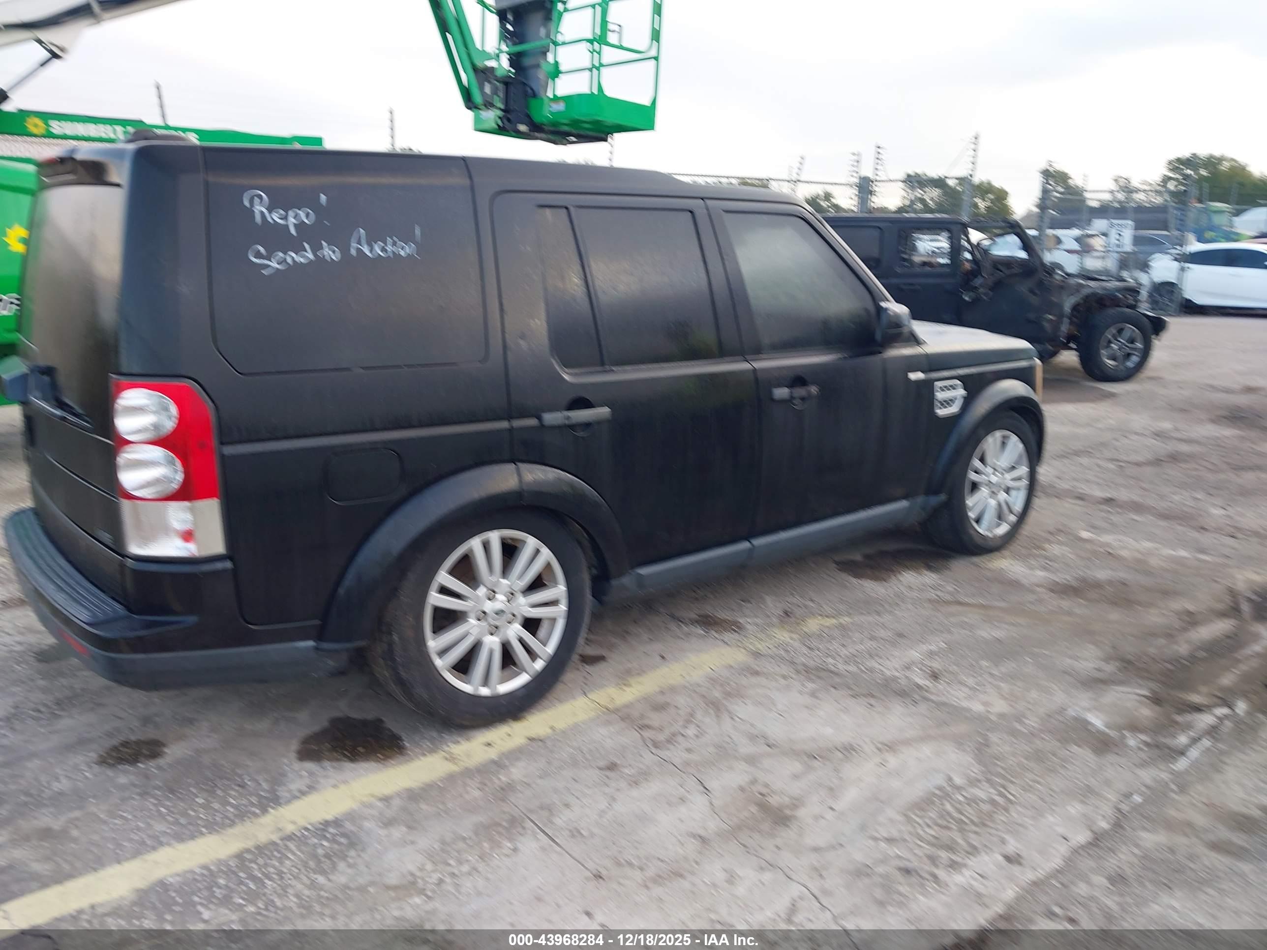 LAND ROVER image 4
