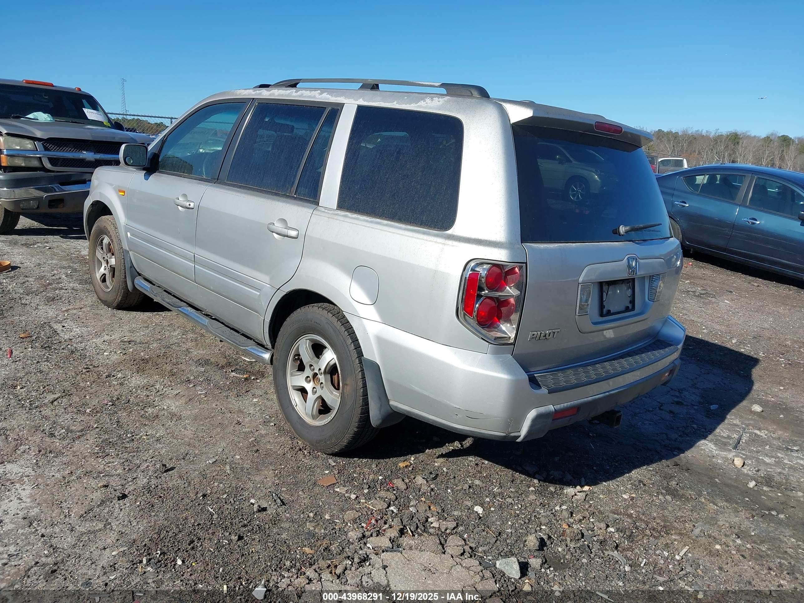 HONDA PILOT image 3
