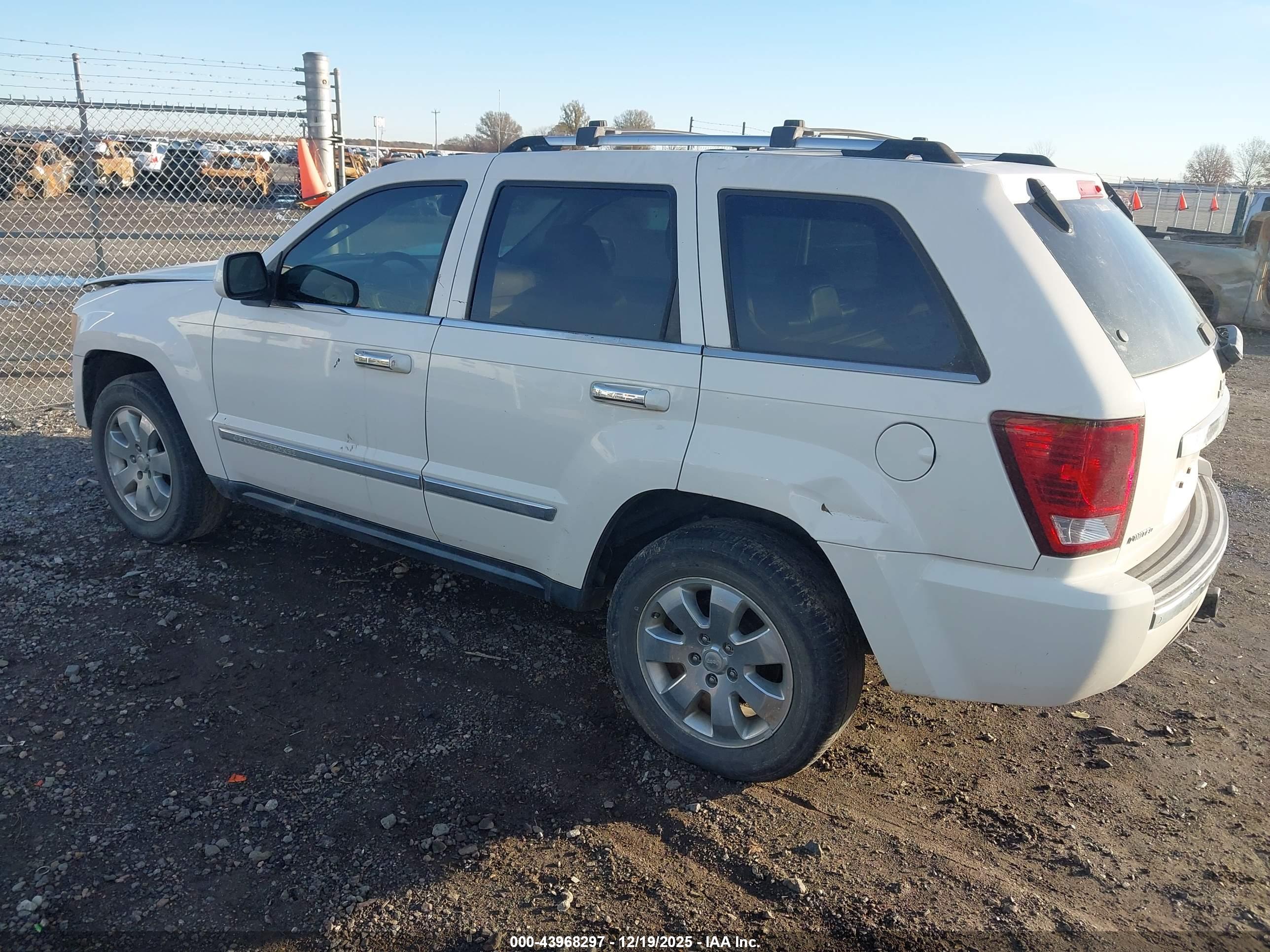 JEEP GRAND image 3