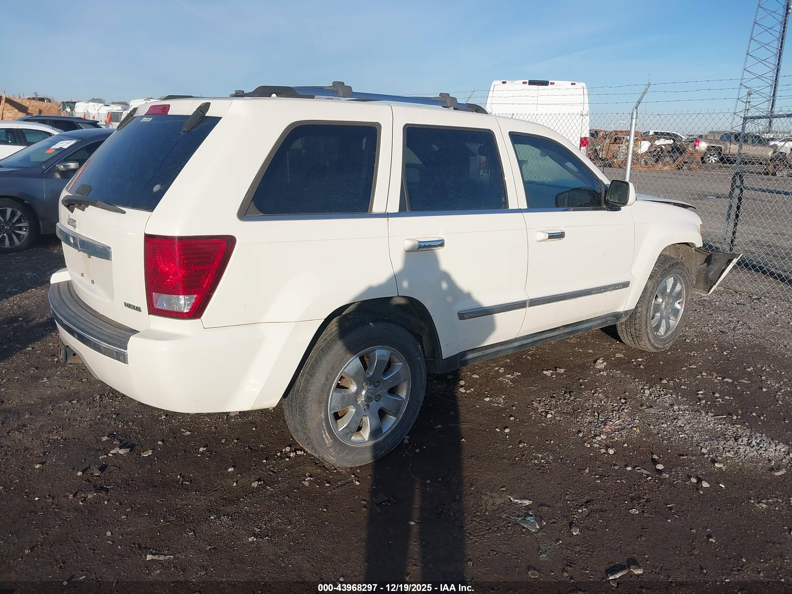 JEEP GRAND image 4