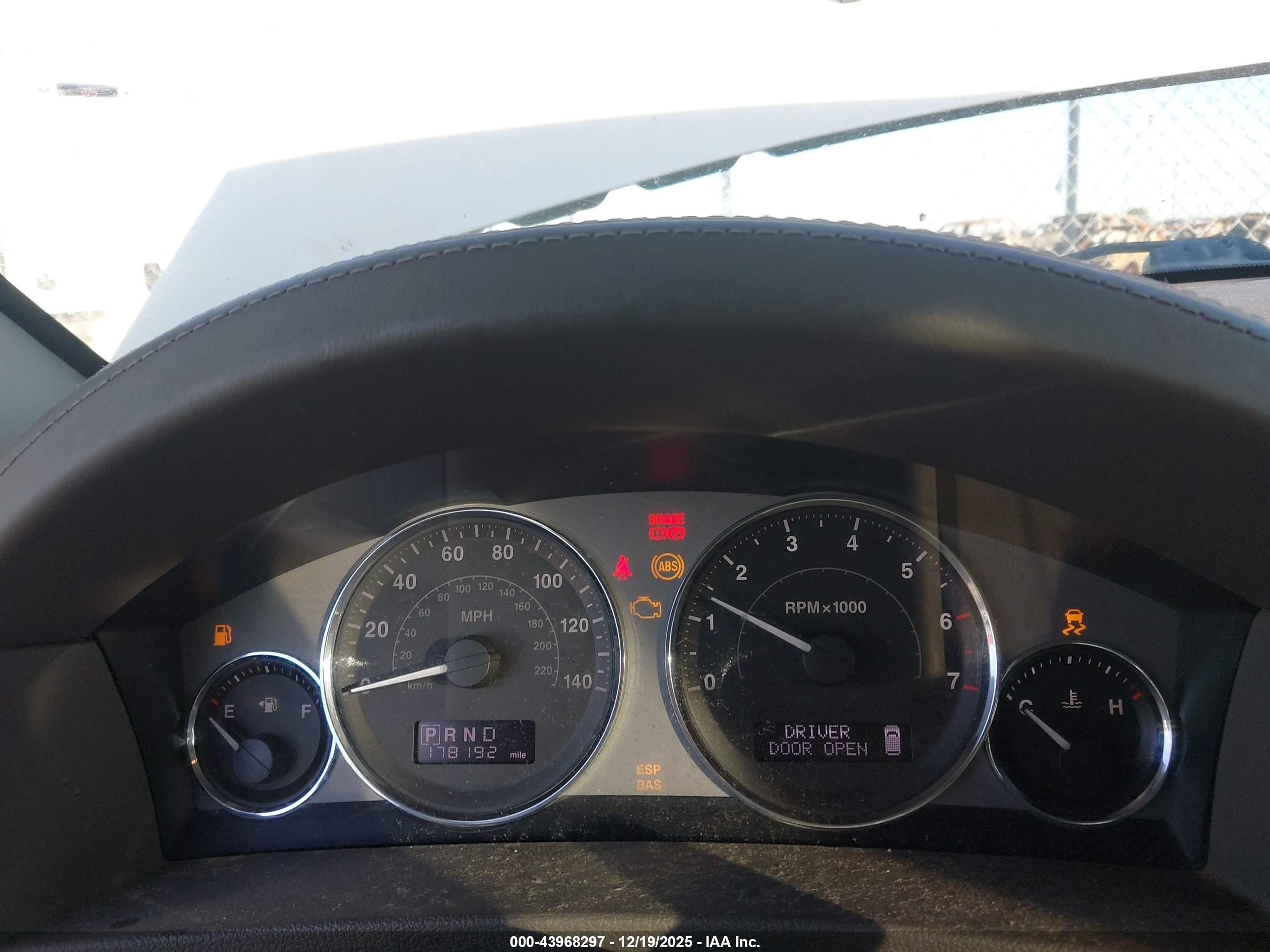 JEEP GRAND image 7