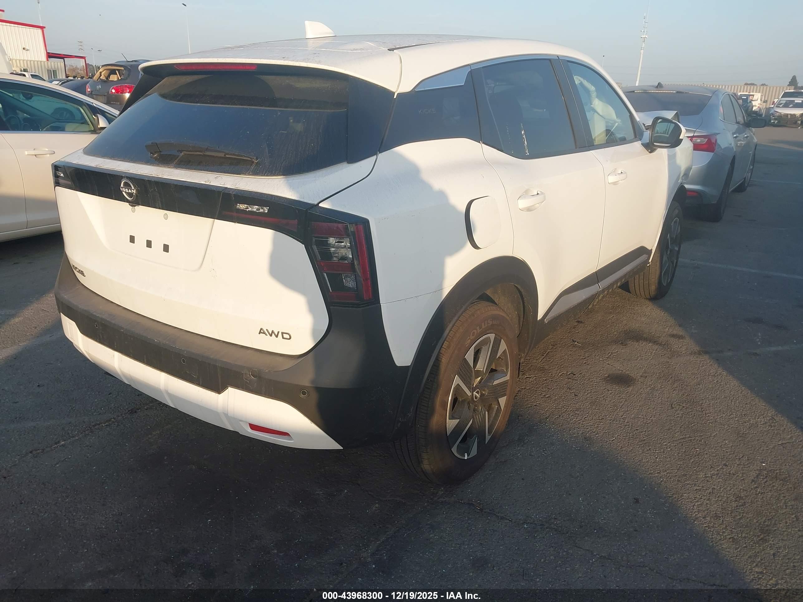 NISSAN KICKS image 4