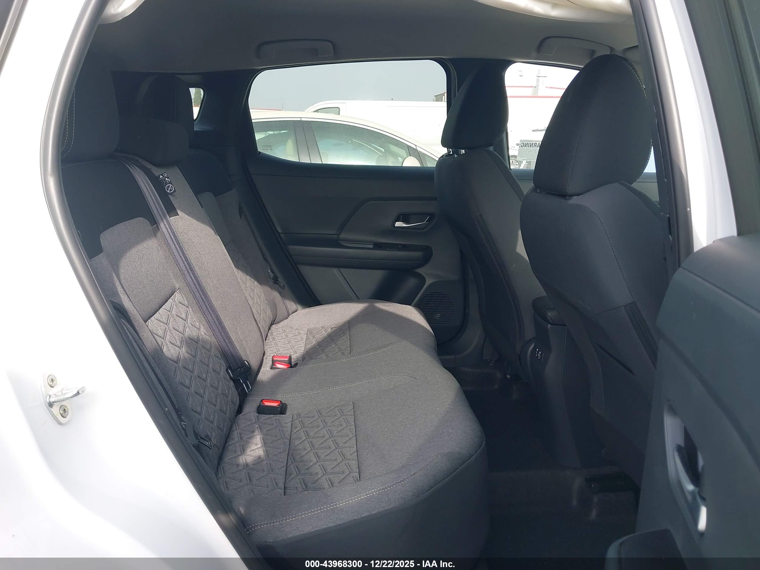 NISSAN KICKS image 8