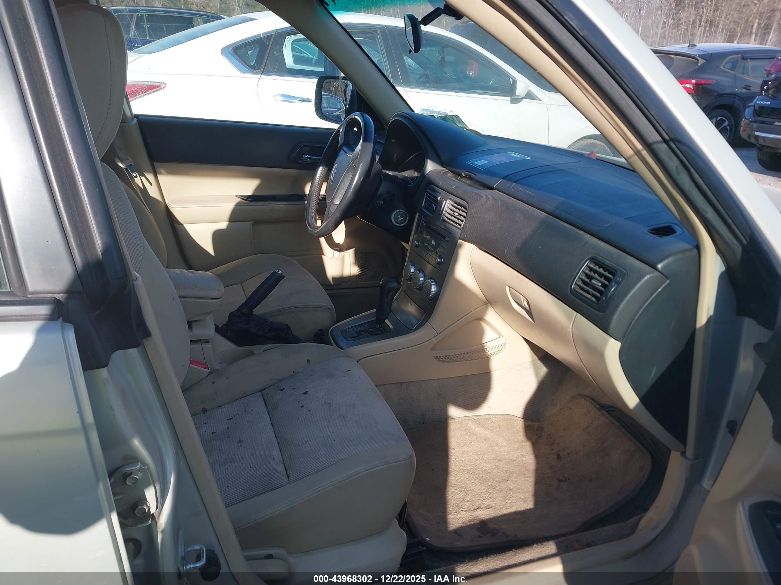 SUBARU FORESTER image 5
