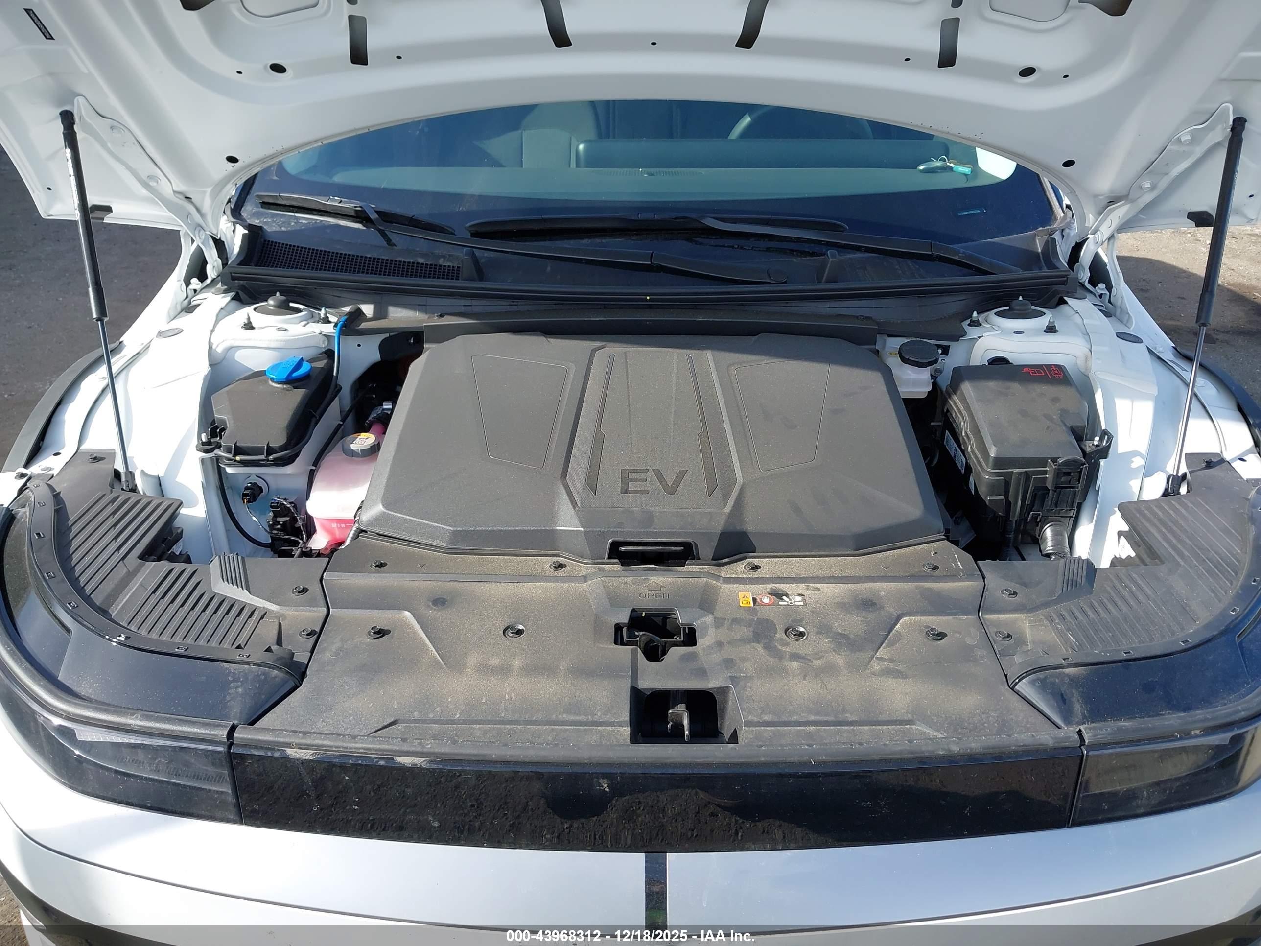 HYUNDAI IONIQ image 10