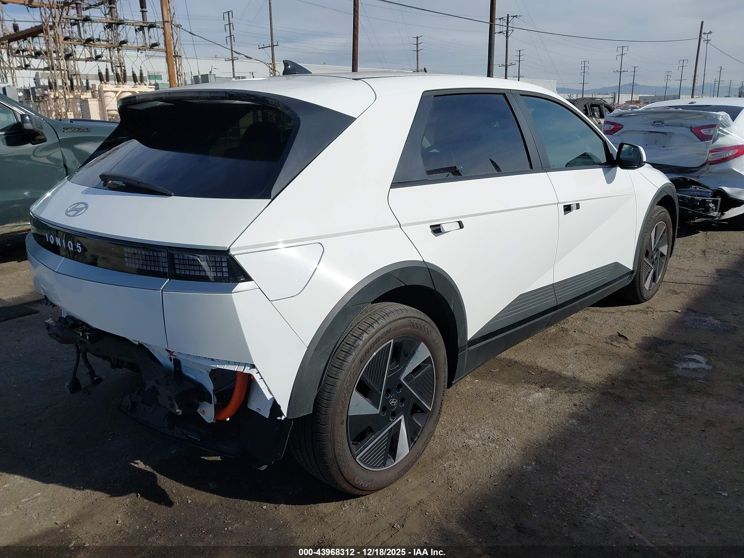 HYUNDAI IONIQ image 4