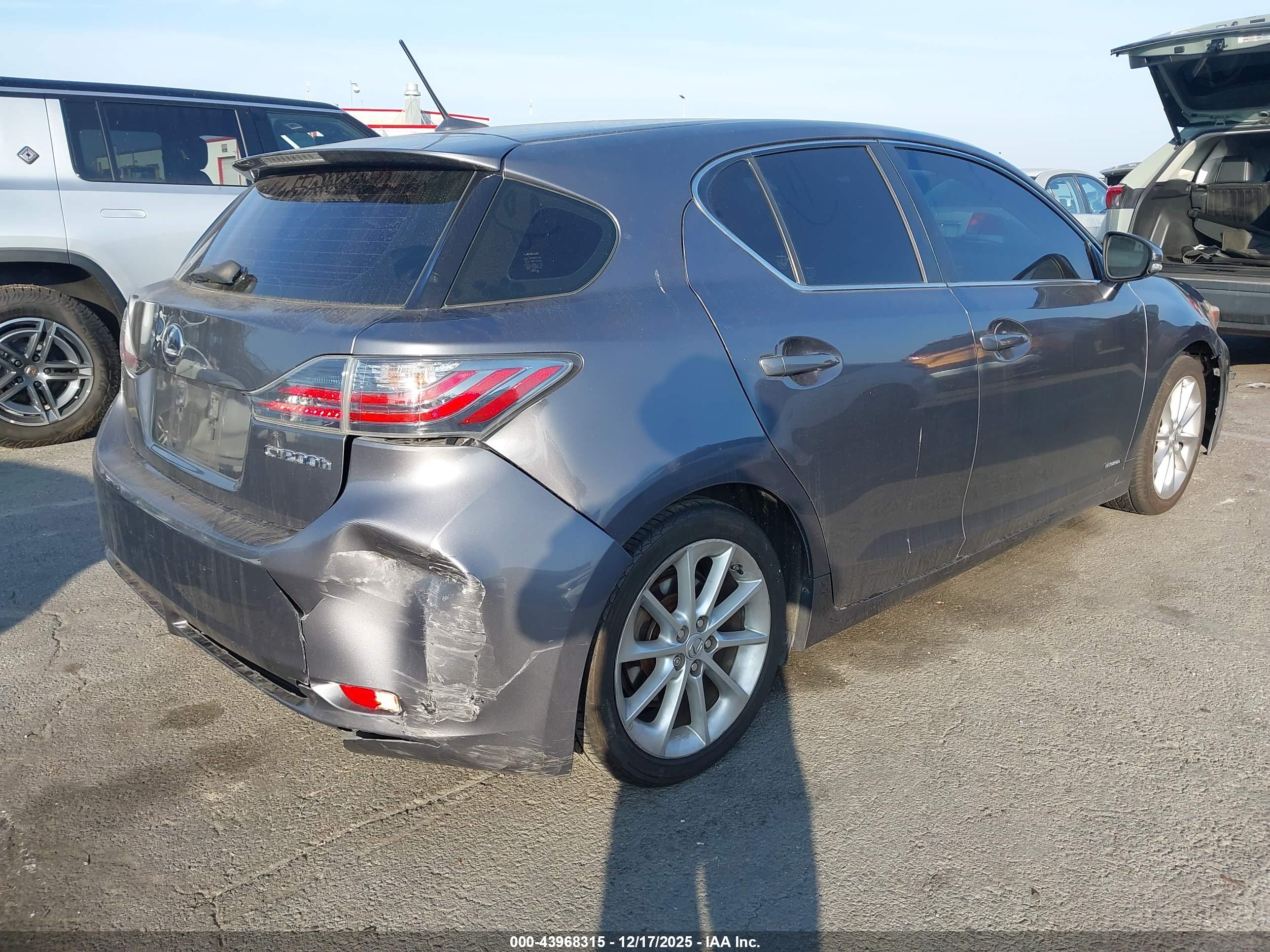 LEXUS CT image 4