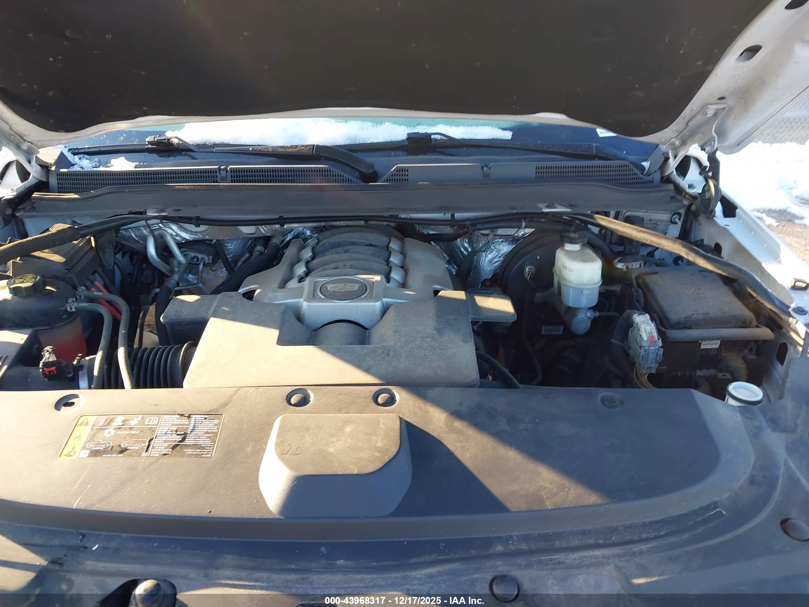 CADILLAC ESCALADE image 10
