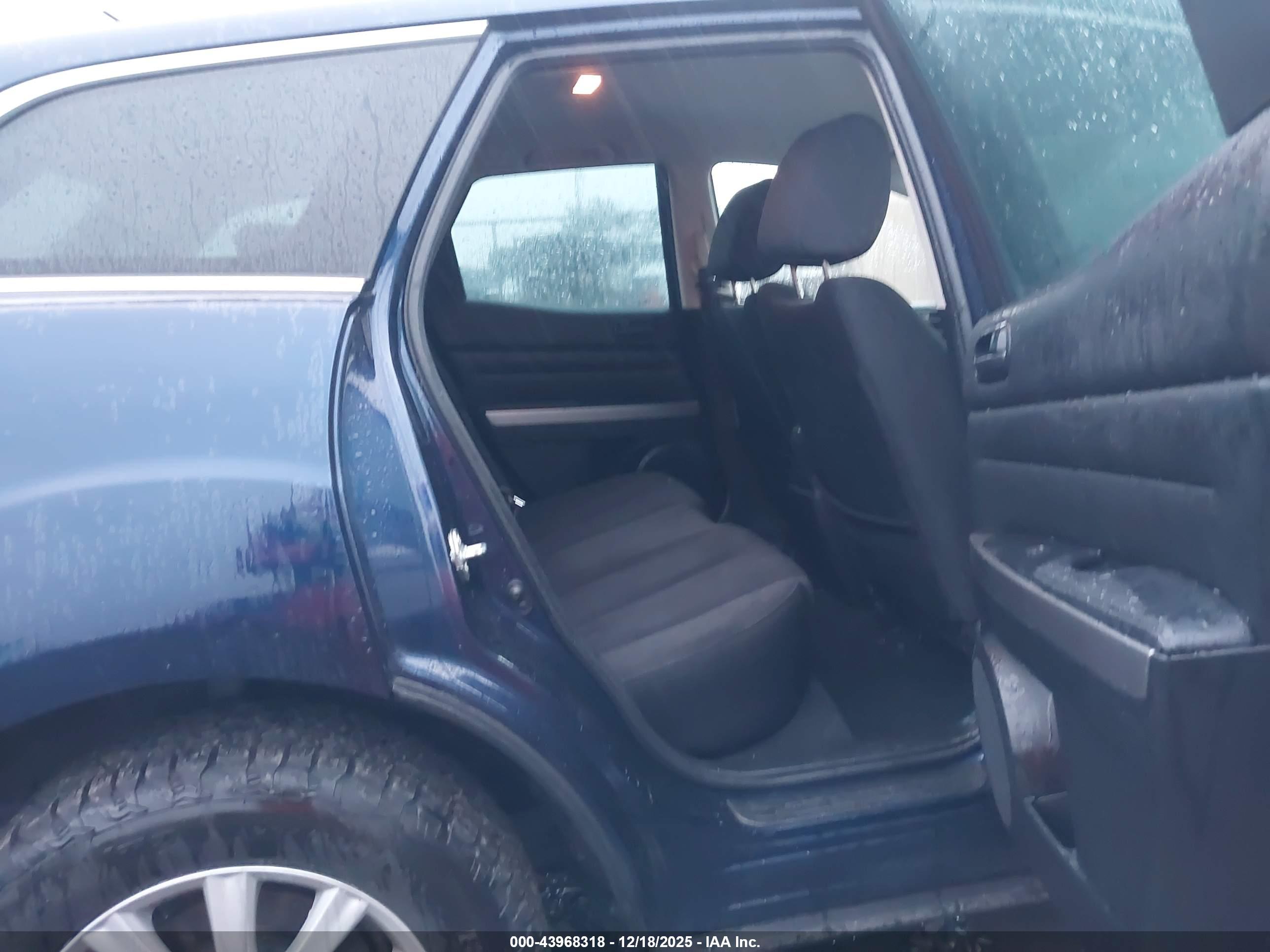 MAZDA CX-7 image 8