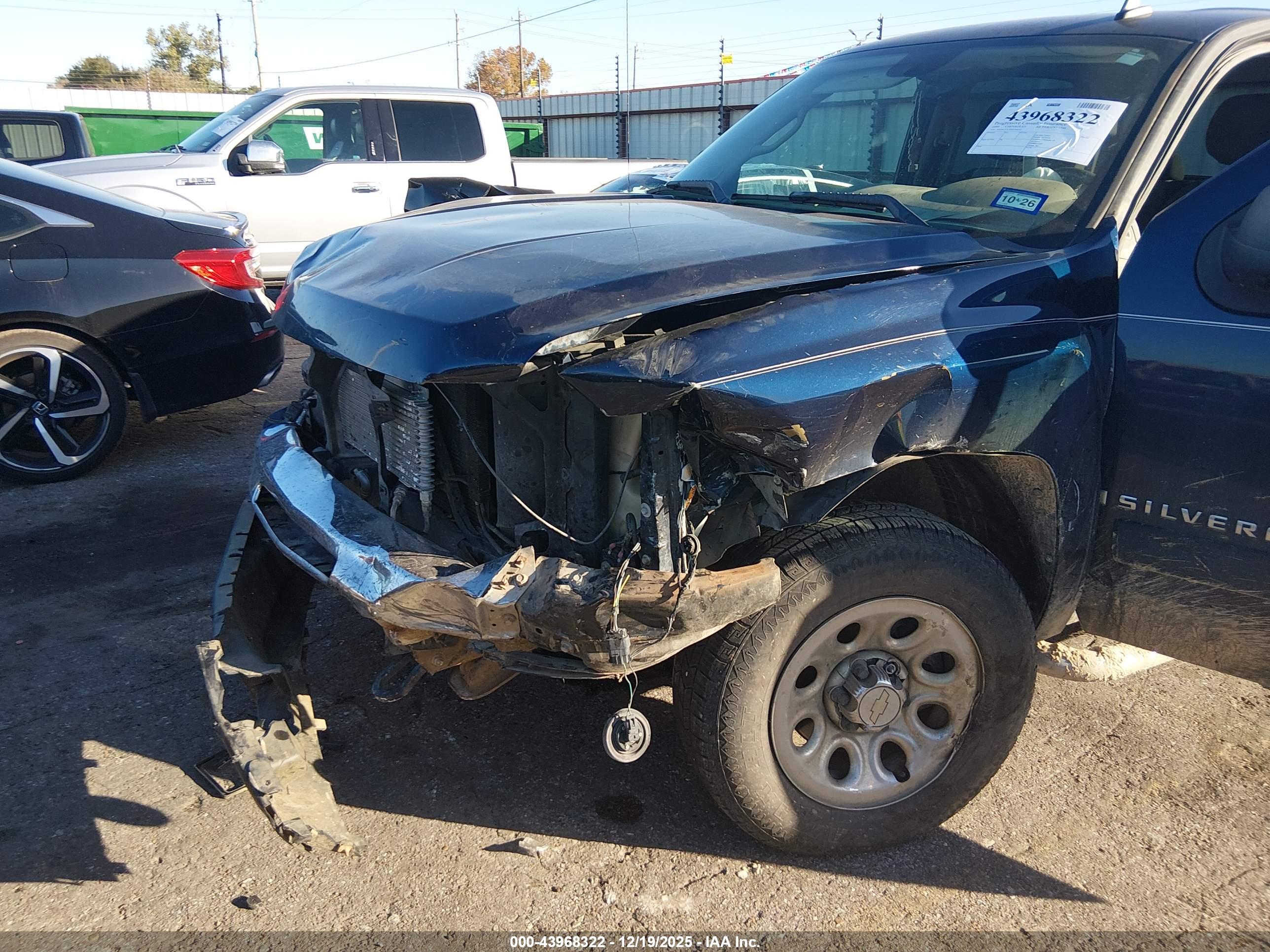 CHEVROLET SILVERADO image 6