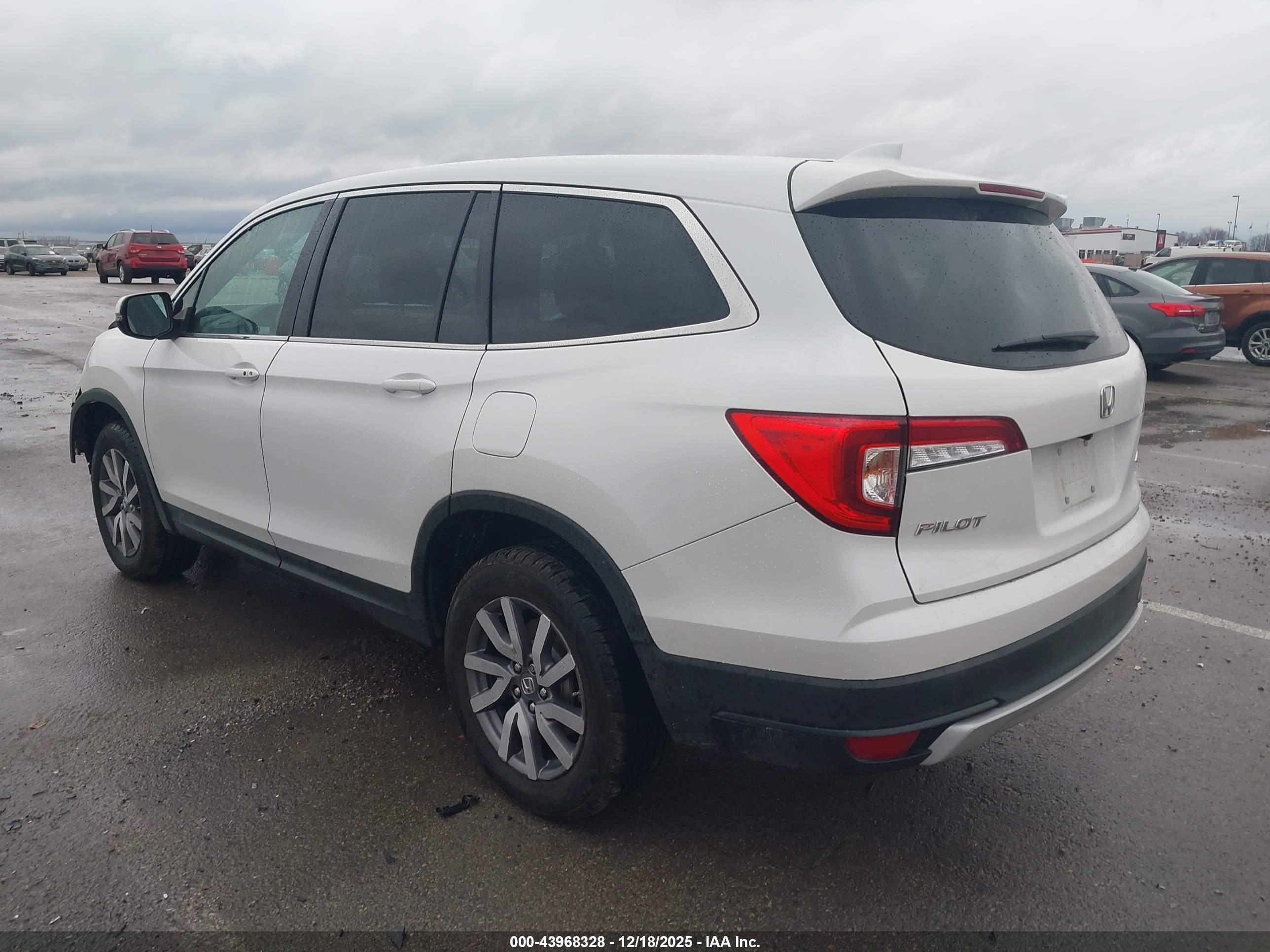 HONDA PILOT image 3