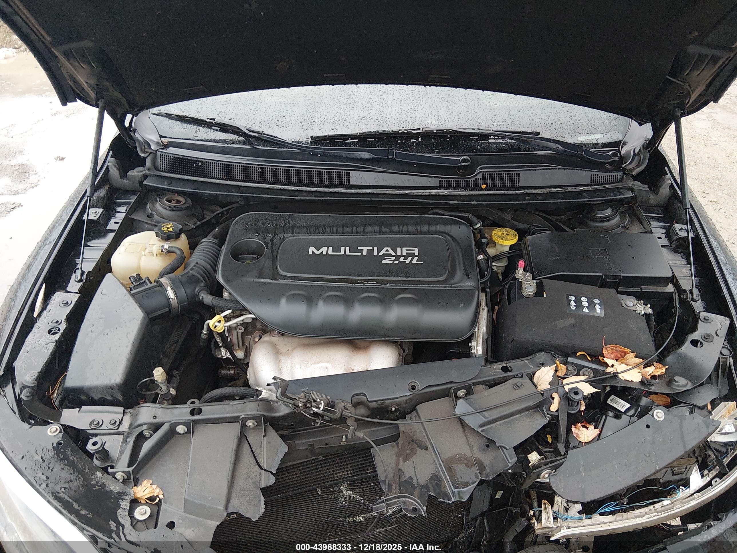 CHRYSLER 200 image 10