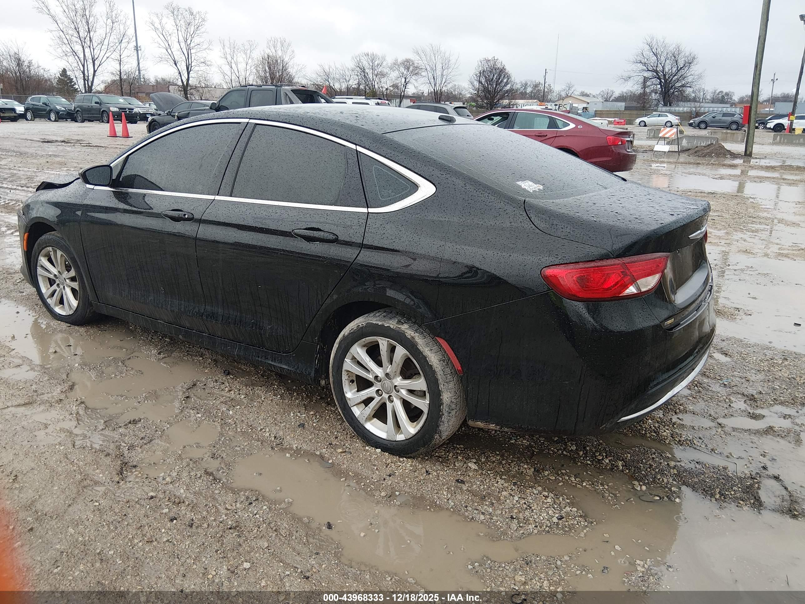 CHRYSLER 200 image 3