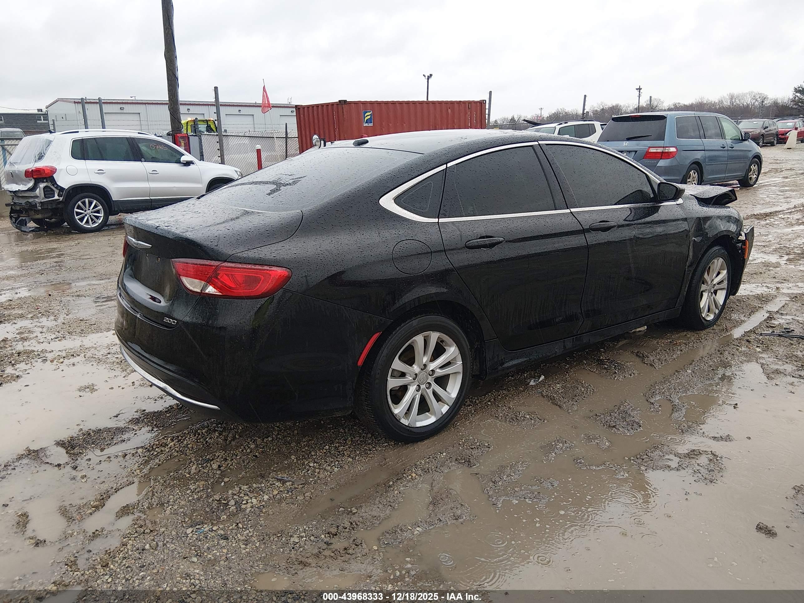CHRYSLER 200 image 4