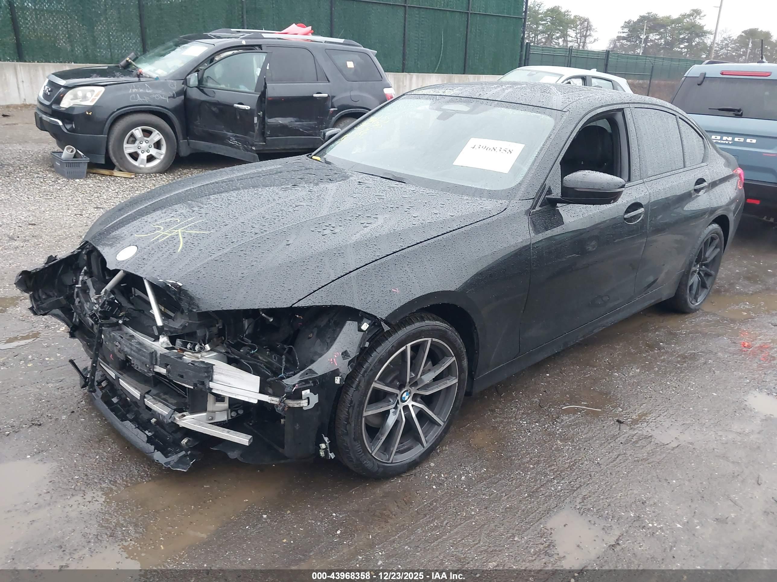 BMW 330I image 2