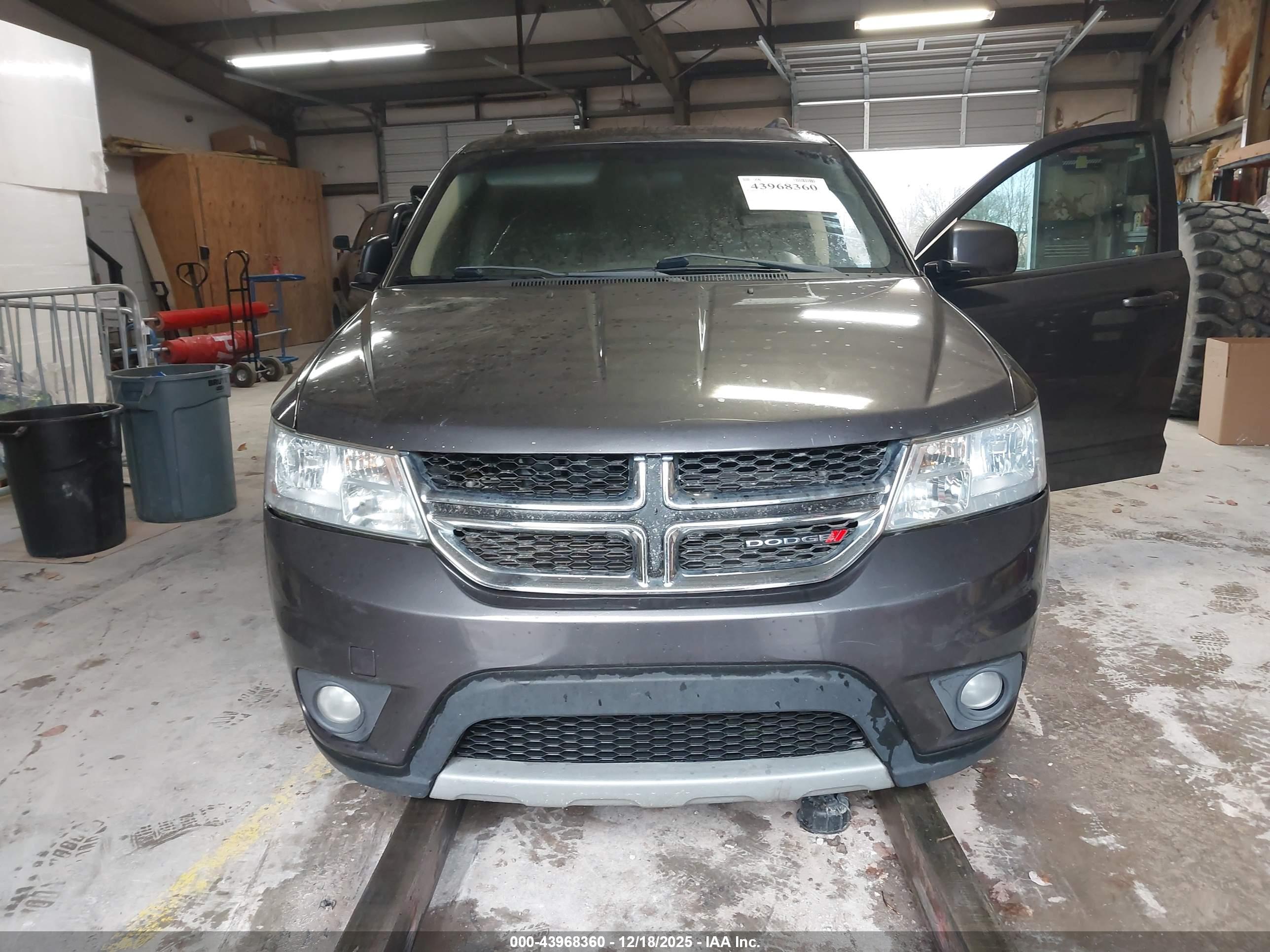 DODGE JOURNEY image 6