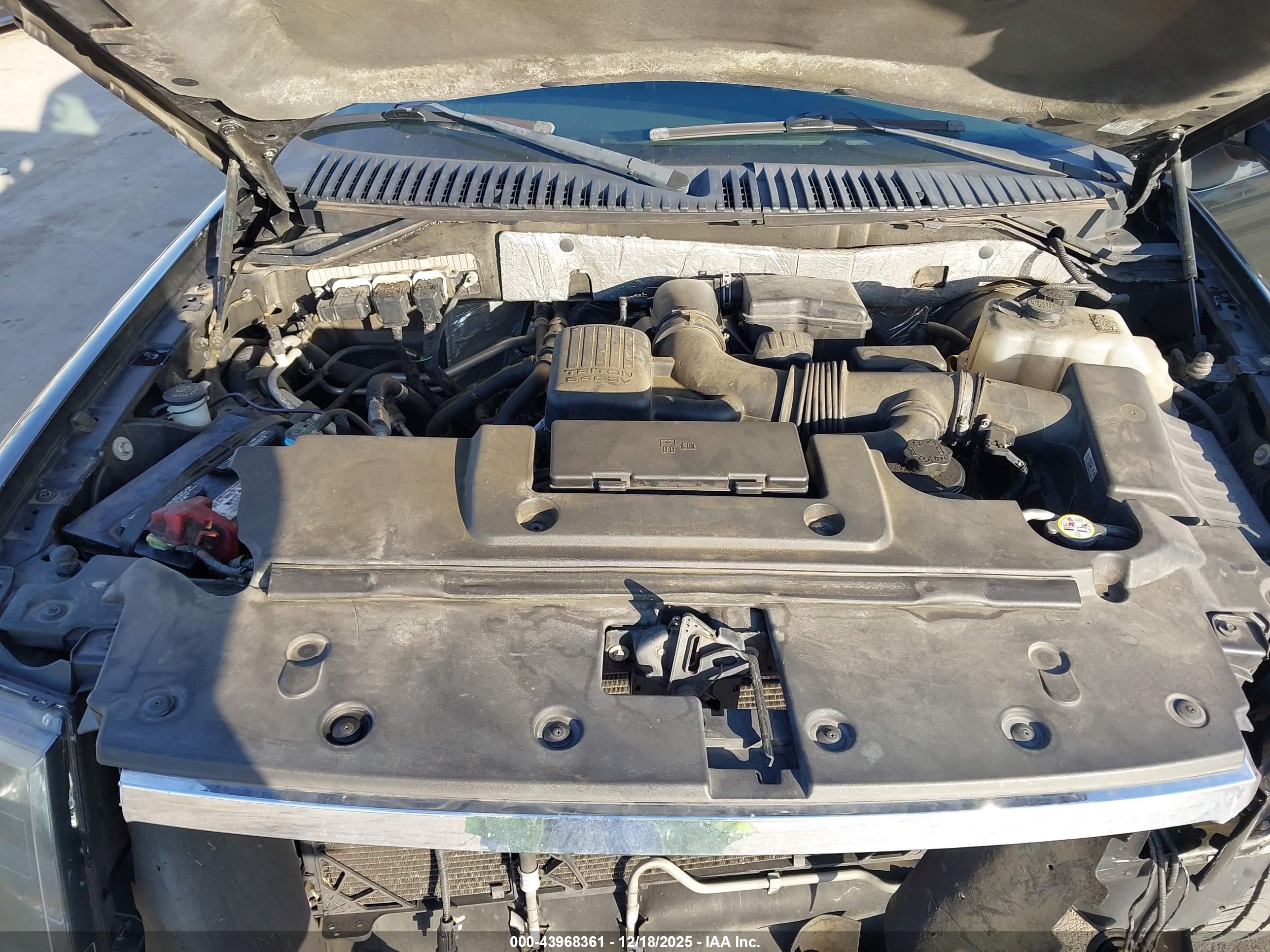 FORD EXPEDITION image 10