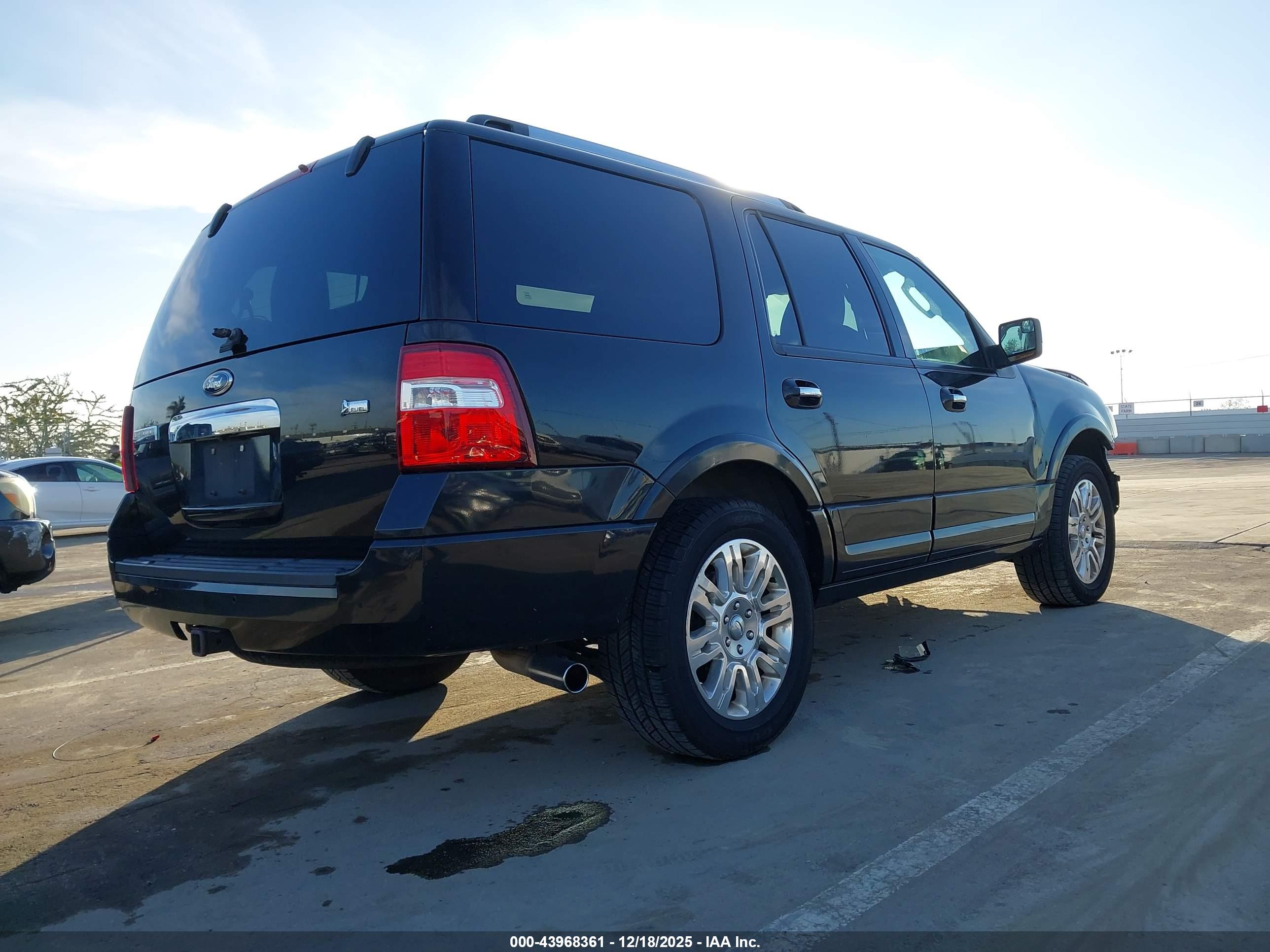 FORD EXPEDITION image 4